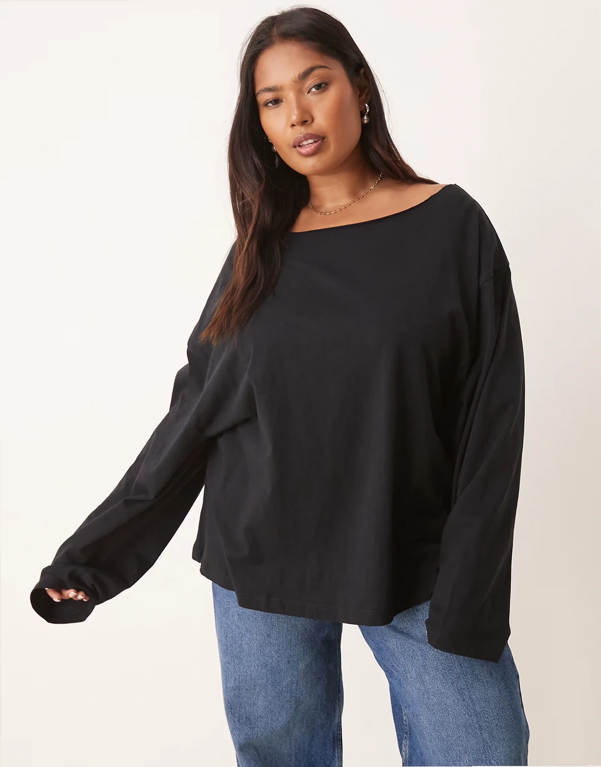 ASOS DESIGN Curve – T-shirt z długimi rękawami i odkrytym ramieniem
