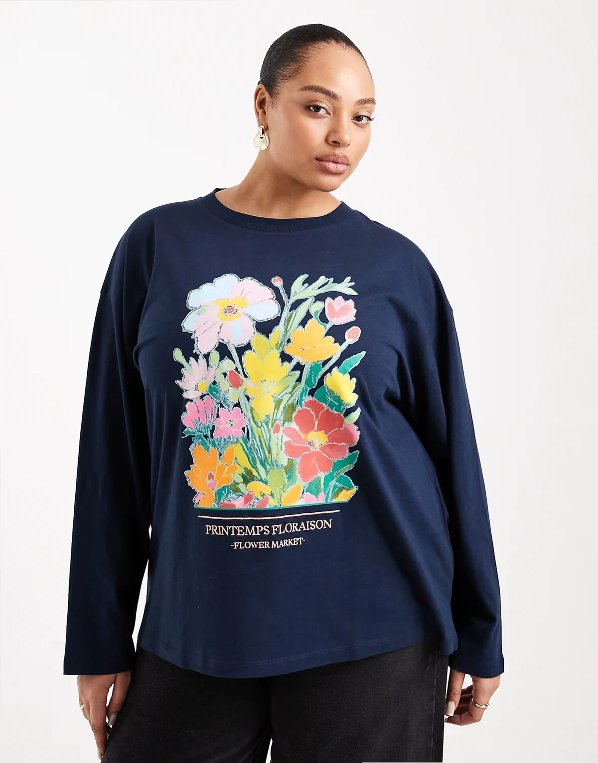 ASOS DESIGN Curve – Granatowy T-shirt z długim rękawem i grafiką z kwiatami
