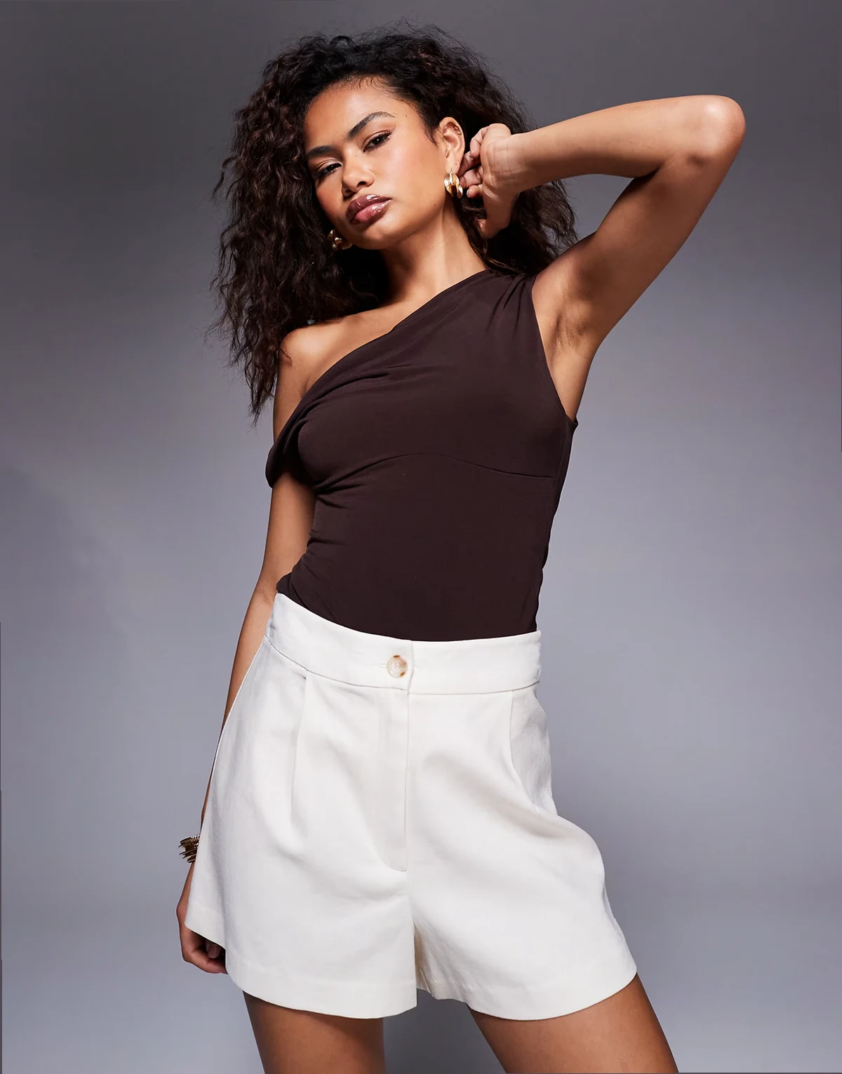 linen mix structured shorts in ecru