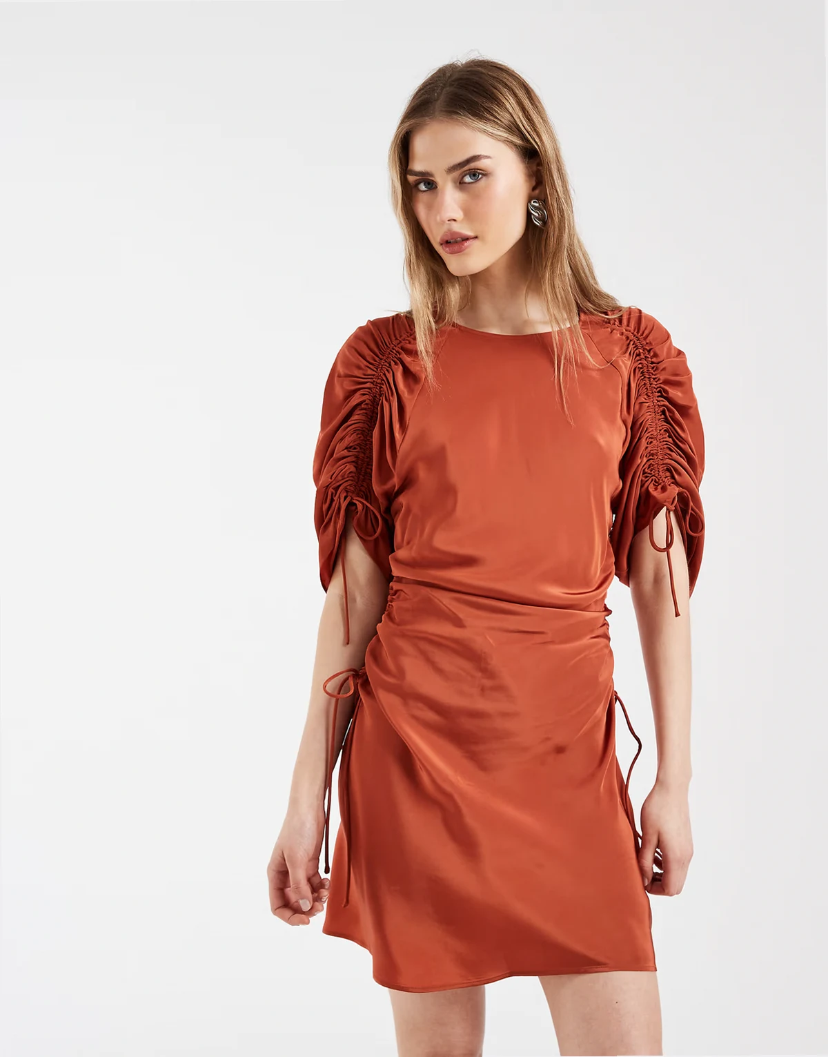 ruched volume short sleeve mini dress in rusty orange