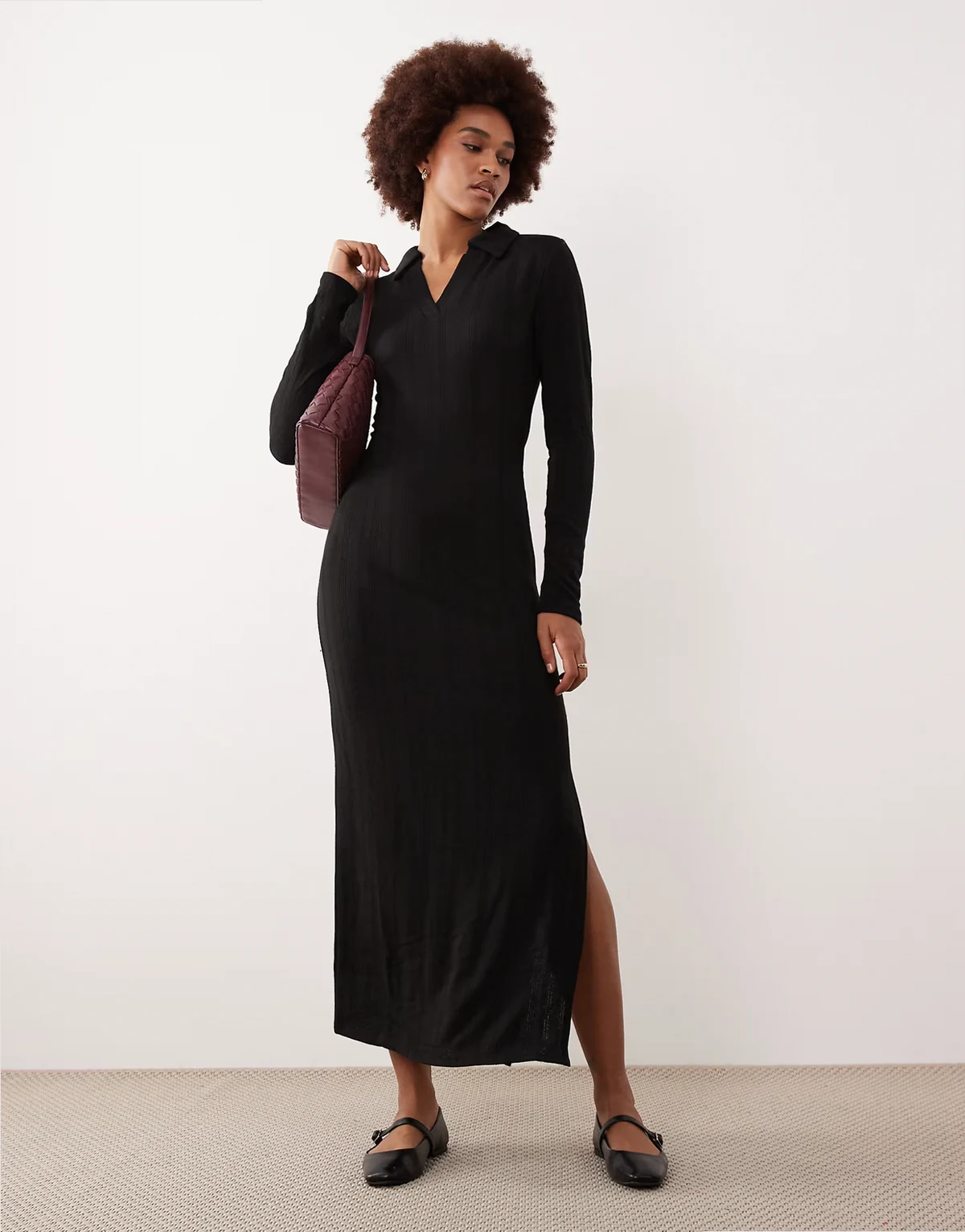 – Maxikleid aus Strick in Schwarz mit Polokragen