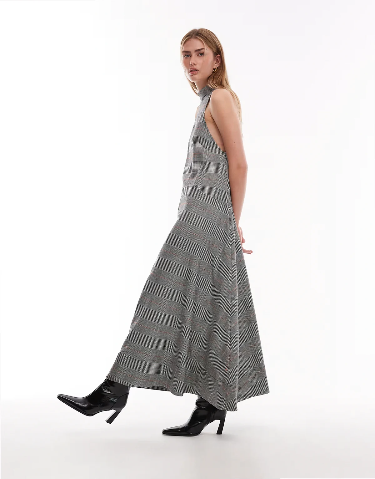 – Ärmelloses, hochgeschlossenes Maxikleid mit Karomuster und weitem Rock