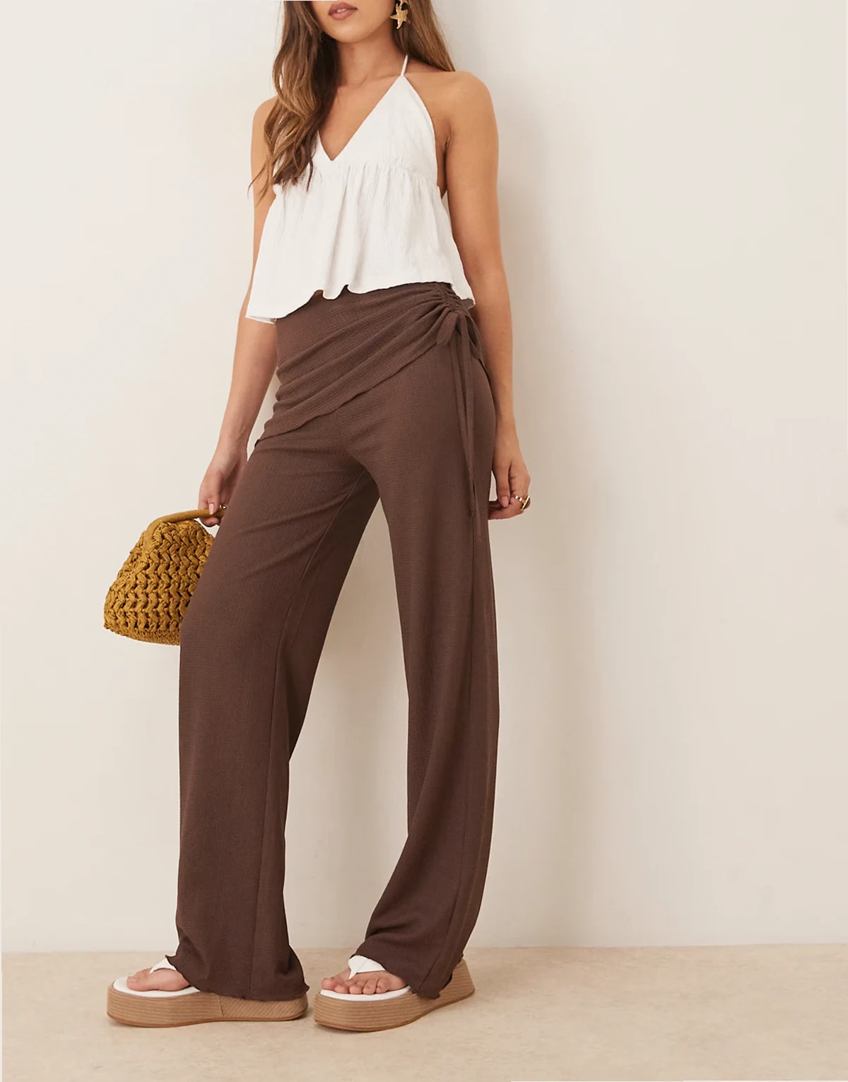– Strukturierte Straight Leg Hose in Schokobraun mit Umschlag-Bund