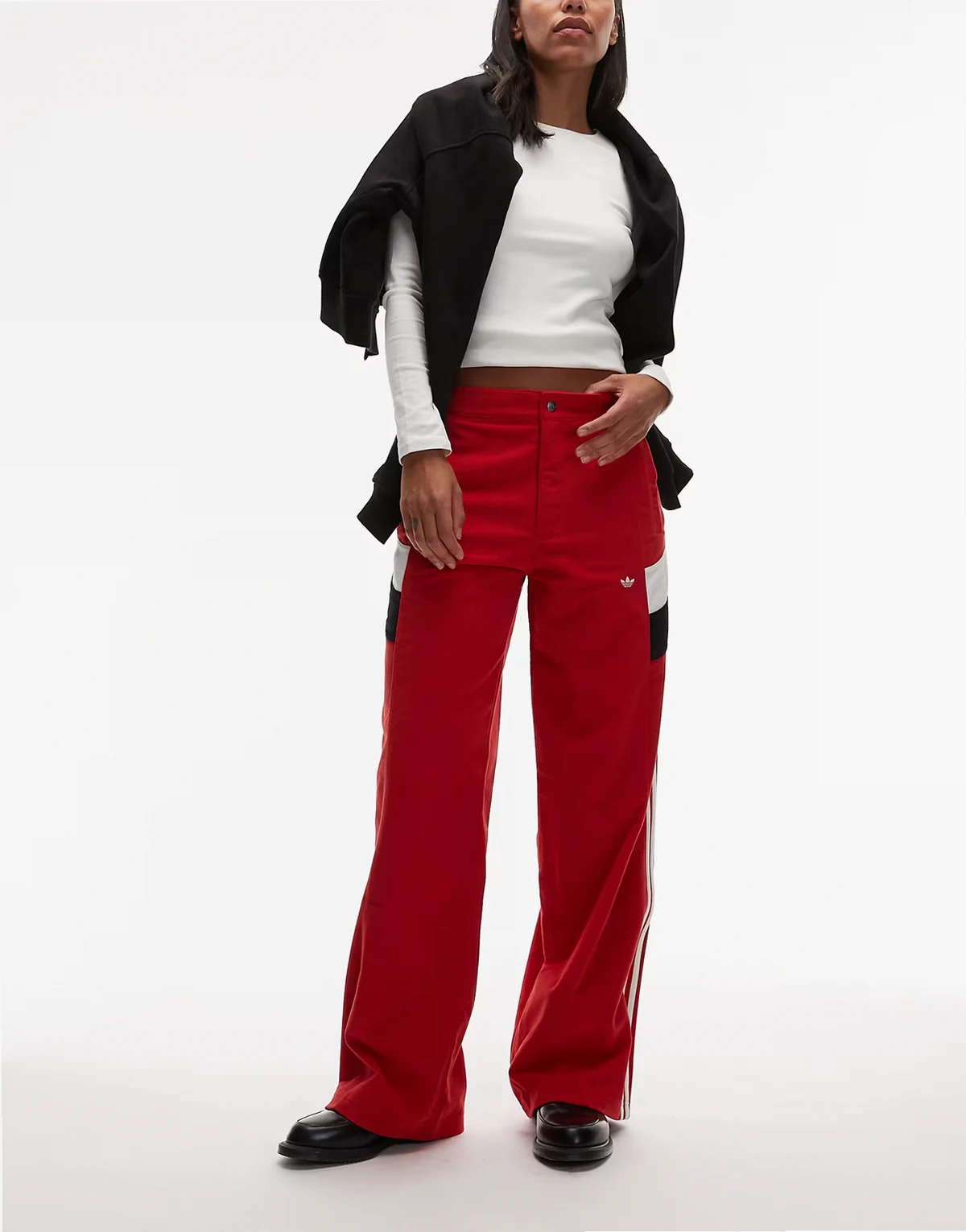 track pants in red and white