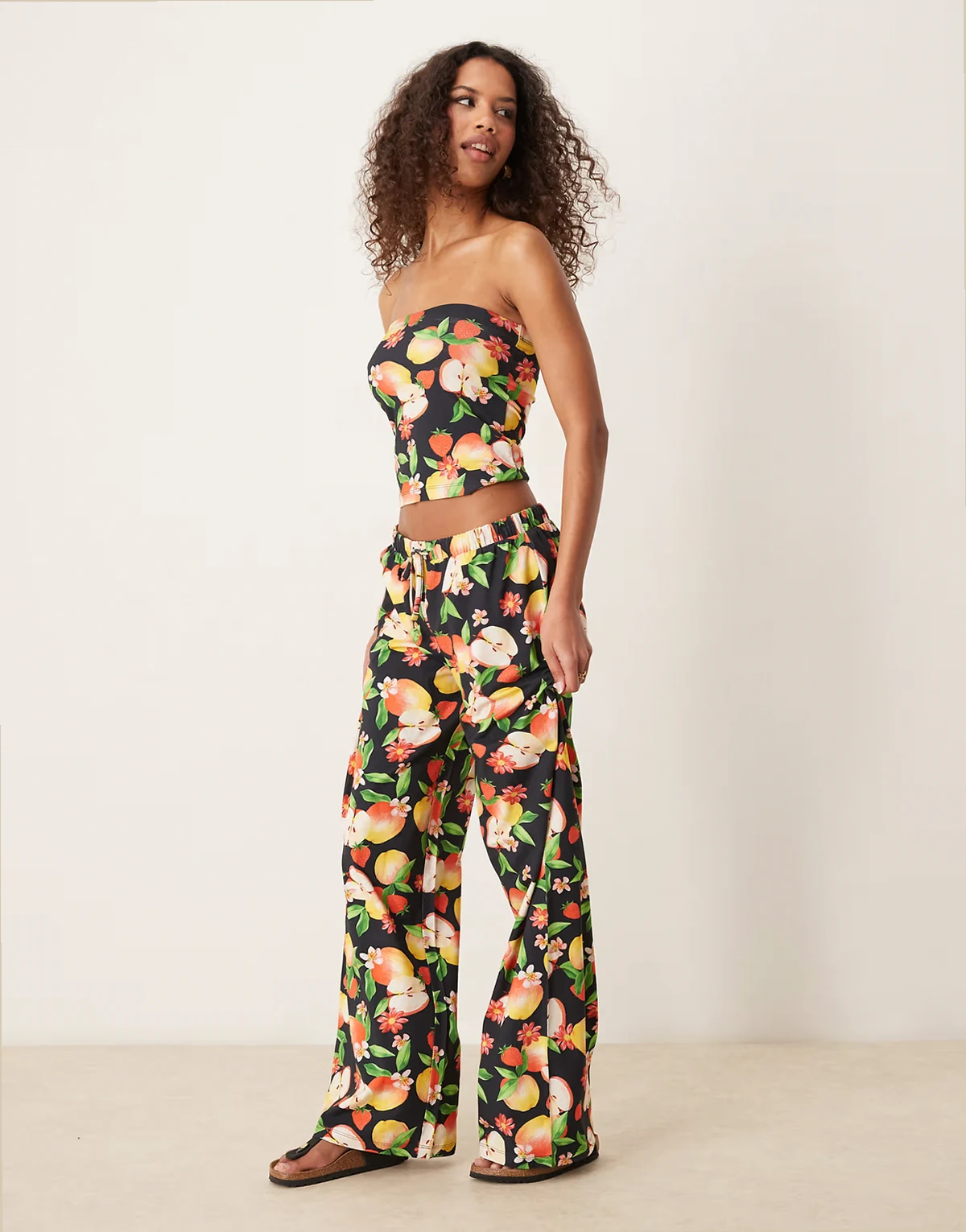 – Hose mit weitem Bein und Früchte-Print, Kombiteil