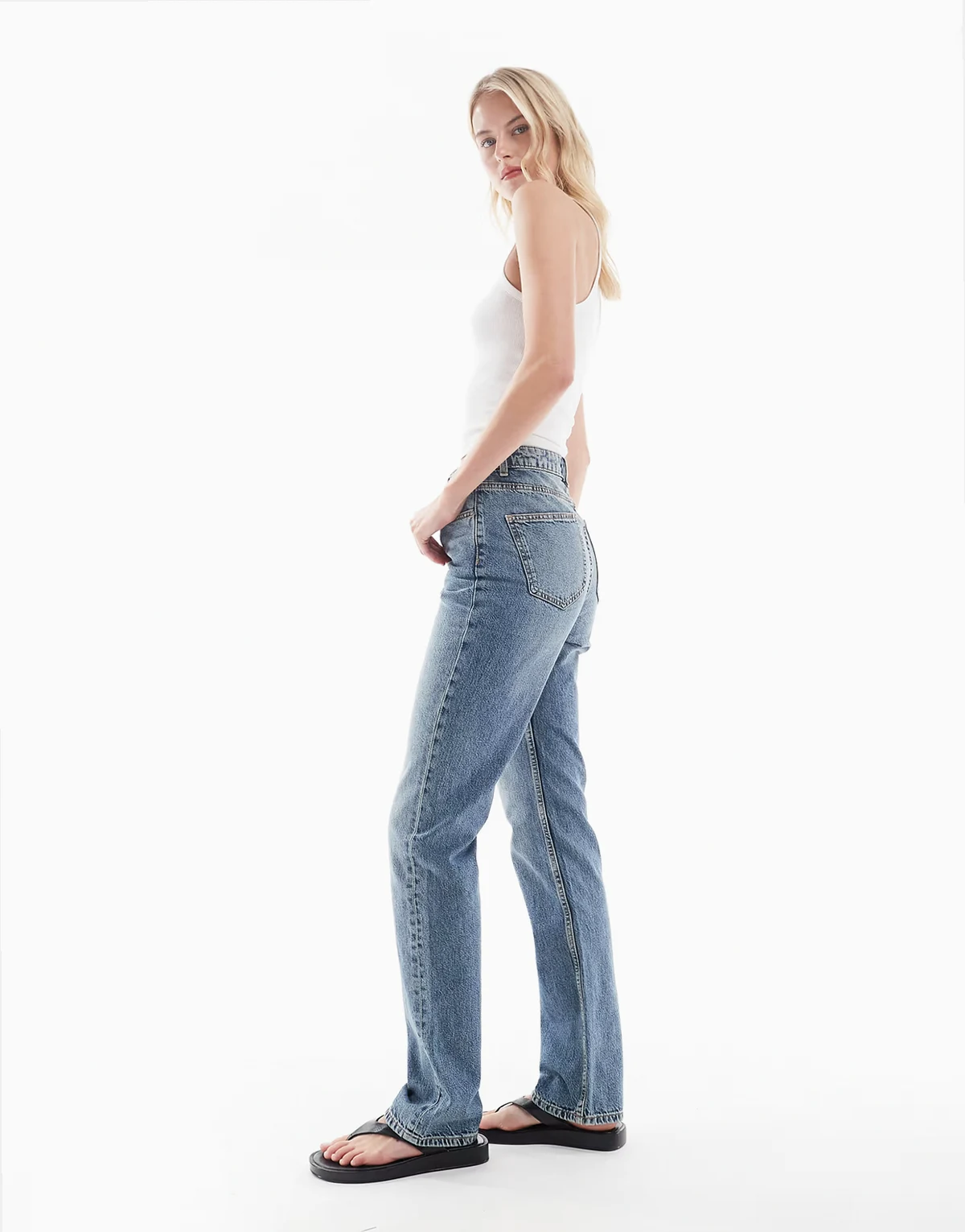 ASOS DESIGN Tall – Jeansy o prostym kroju w odcieniu vintage w stylu lat 90.