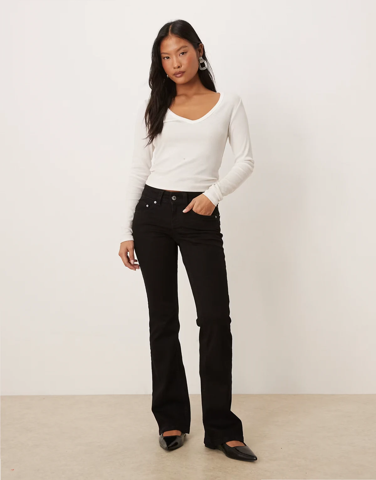 – Bootcut-Jeans in Schwarz mit niedrigem Bund