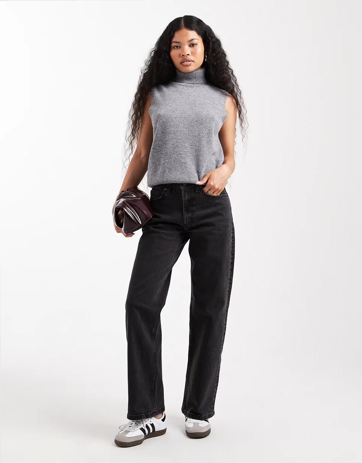 ASOS DESIGN Petite – Gerade geschnittene Jeans aus Comfort Stretch in verwaschenem Schwarz