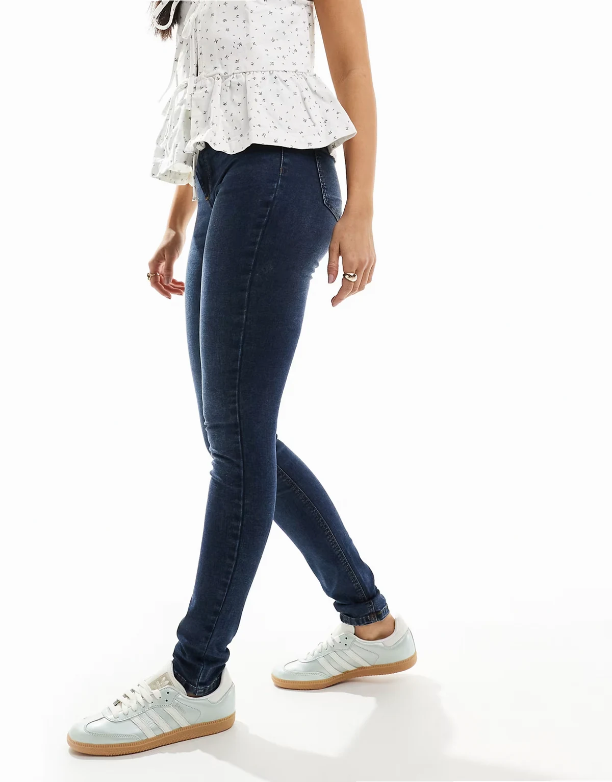 – Callie – Enge Jeans in verwaschenem Dunkelblau mit hohem Bund