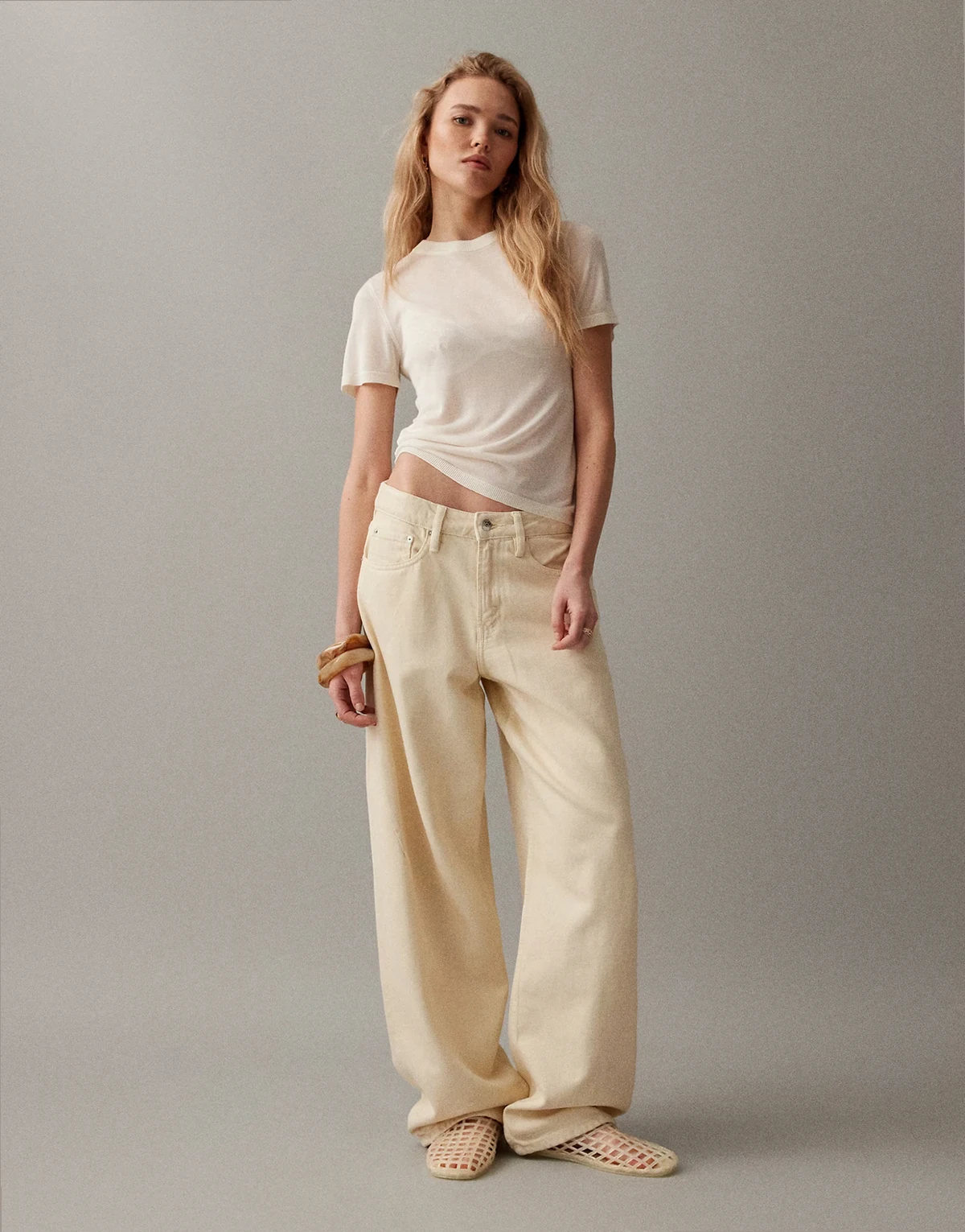 – Weite Barrel-Jeans in Zitronengelb