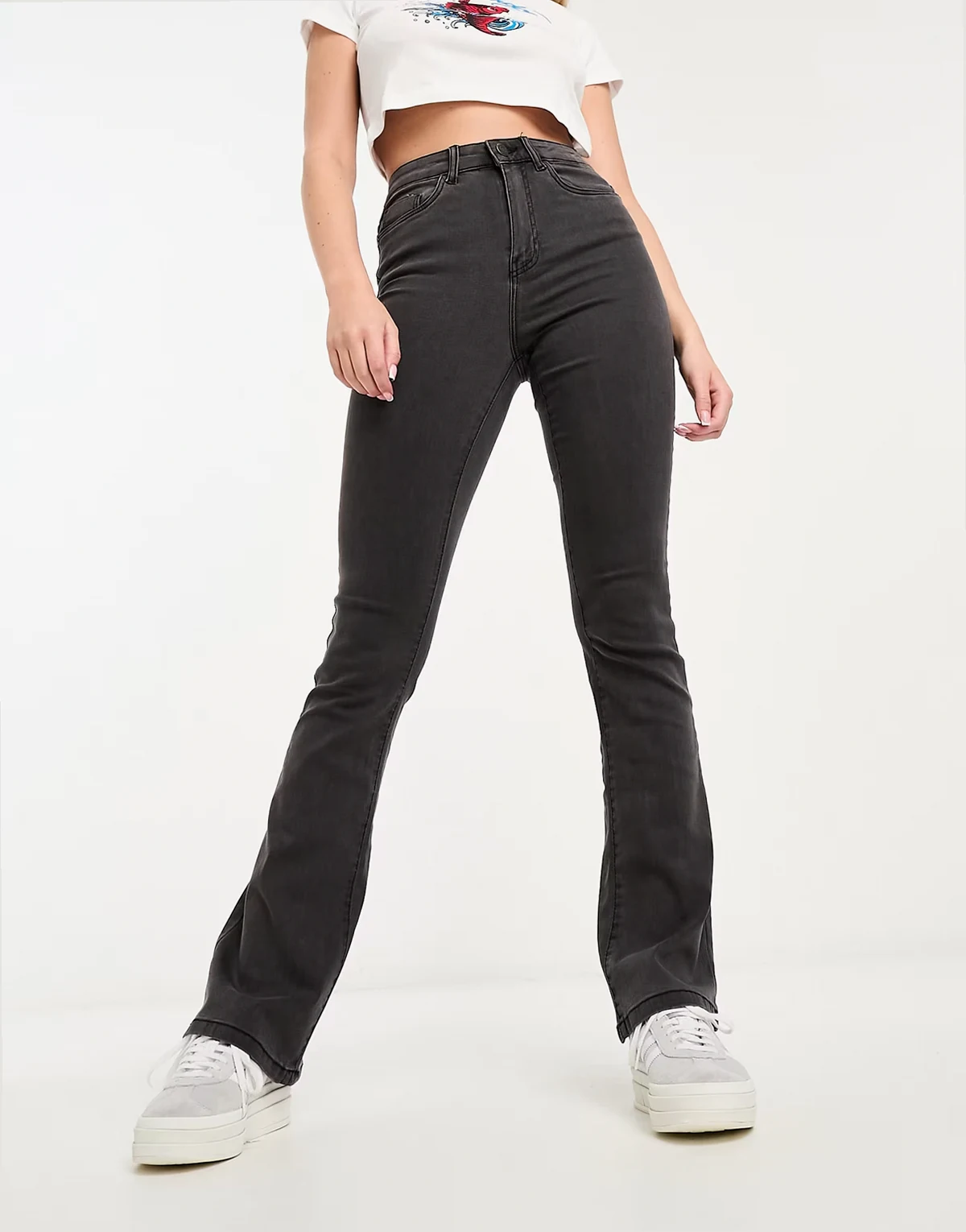 – Sallie – Schlagjeans in Dunkelgrau mit hohem Bund
