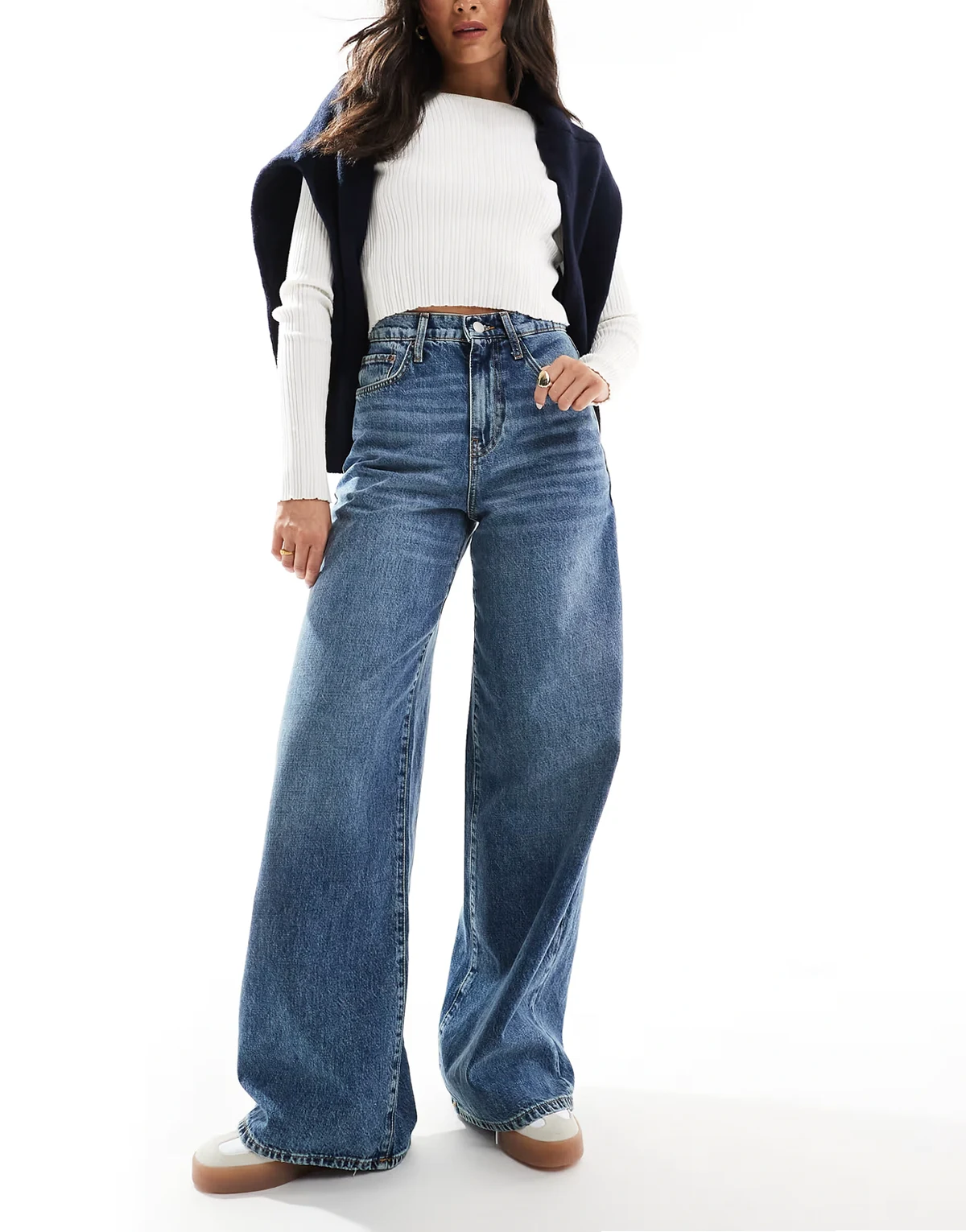 – Jeans aus Denim in Mittelblau mit extrem weitem Bein