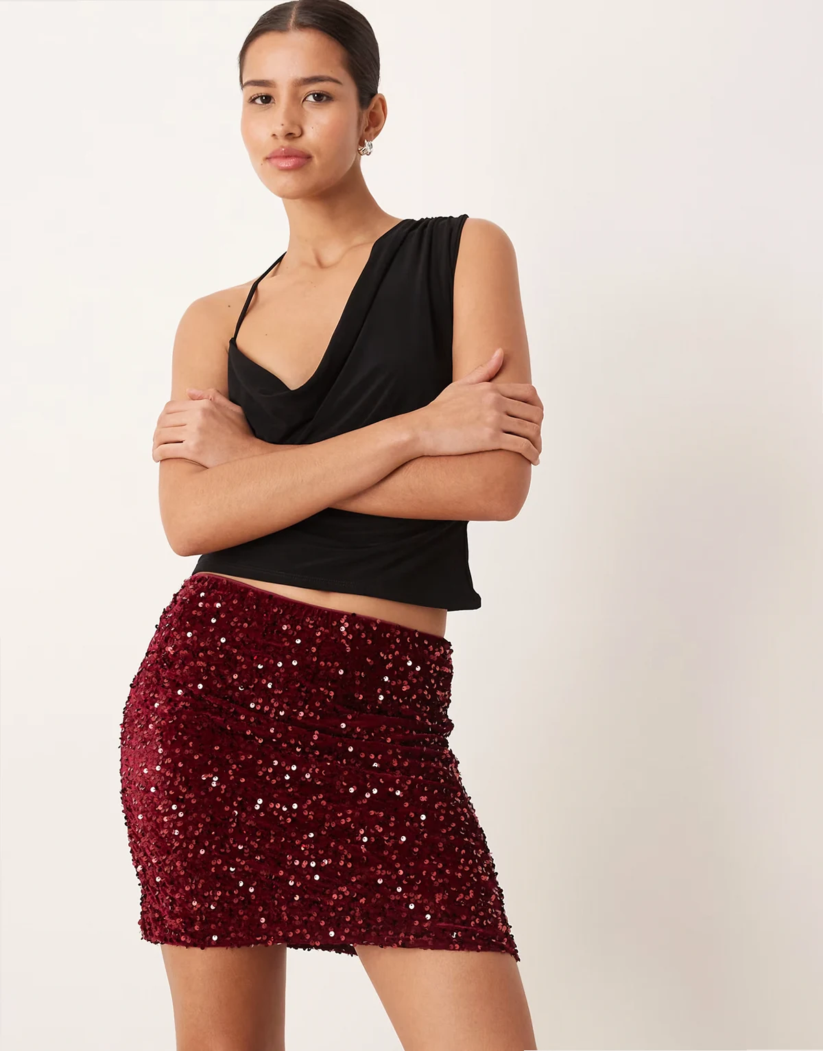 sequin mini skirt in dark red