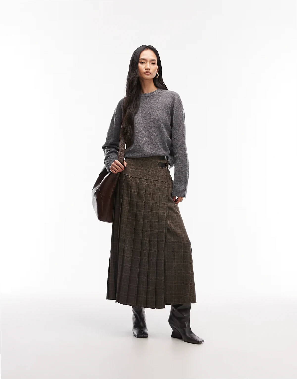 – Plisowana spódnica midi typu kilt w brązową kratkę z klamrami