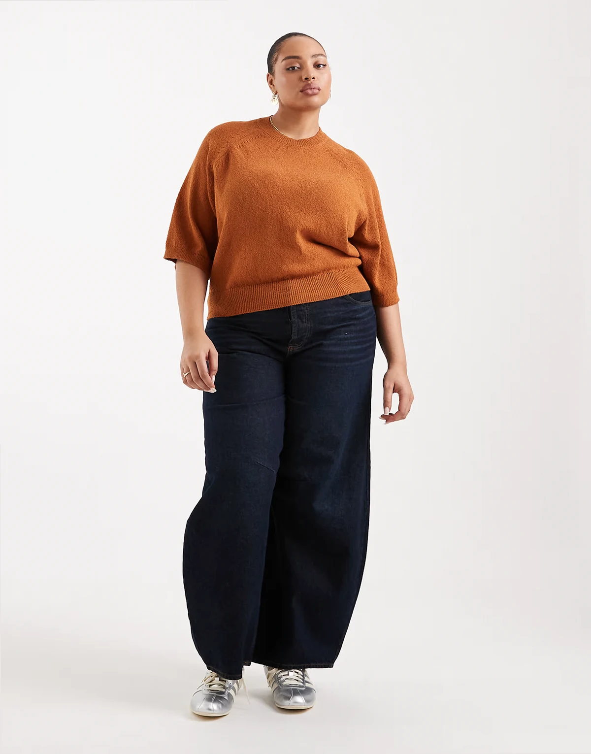 ASOS DESIGN Curve – T-shirt o bardzo luźnym kroju z okrągłym dekoltem i obniżoną linią ramion w kolorze toffi