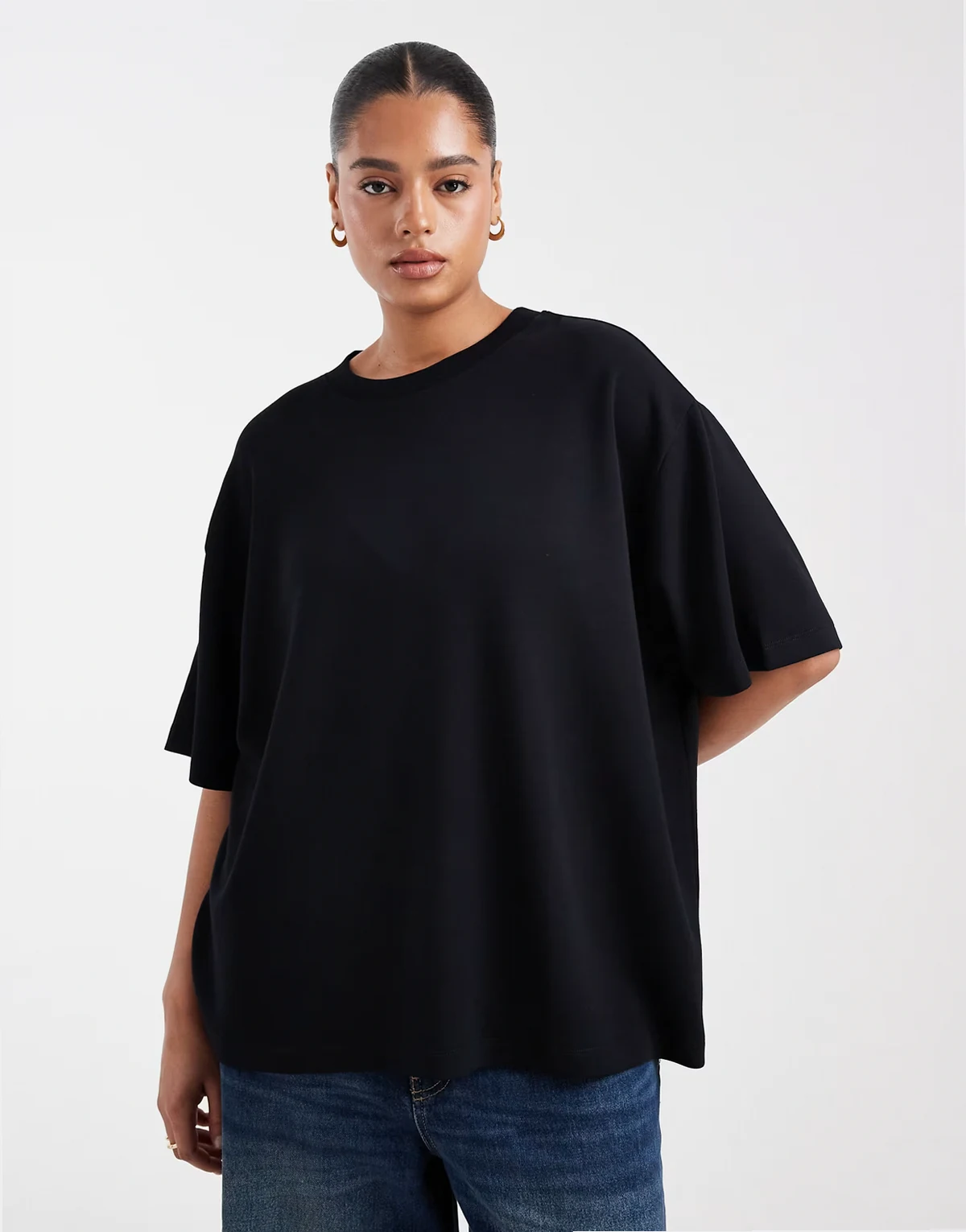 ASOS DESIGN Curve – Czarny T-shirt oversize z miękkiego materiału cupro