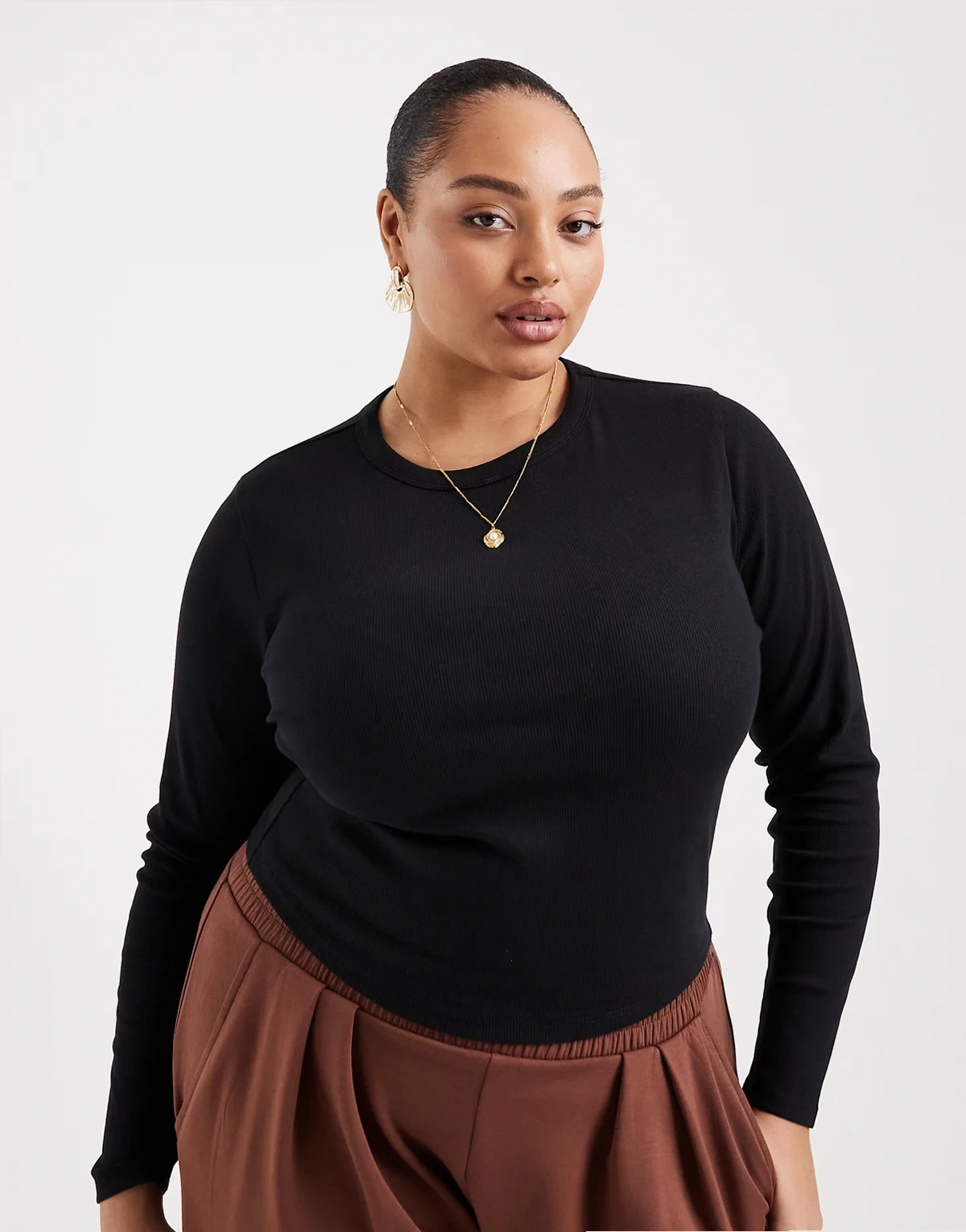 ASOS DESIGN Curve – Czarny prążkowany top z długimi rękawami i okrągłym dekoltem