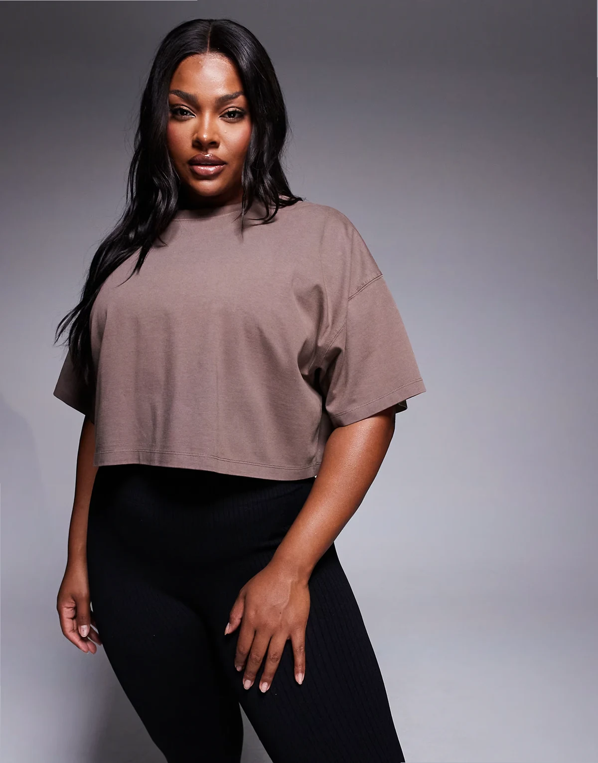 Curve Icon heavyweight cotton cropped T-shirt with quick dry finish in washed taupe