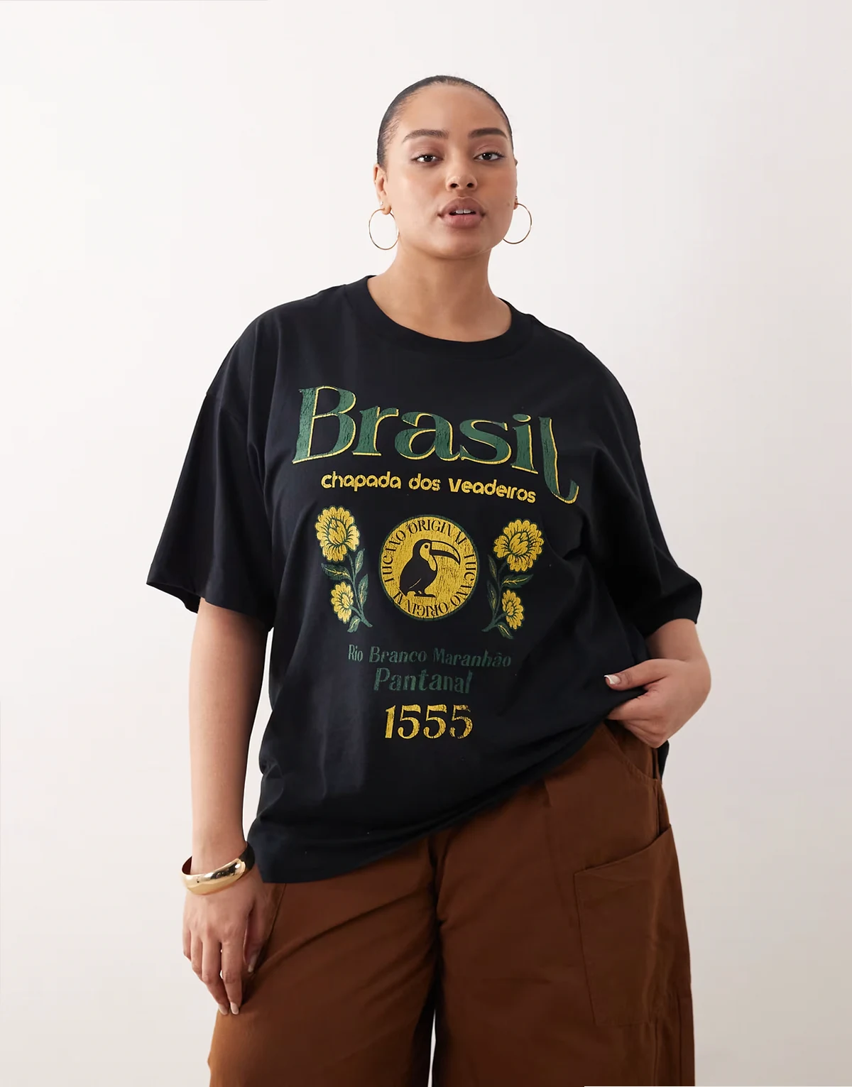 ASOS DESIGN Curve – Czarny T-shirt oversize z nadrukiem „Brasil“