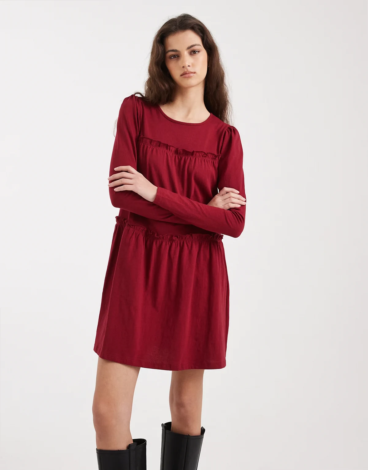 – Mini-Hängerkleid in Kirschrot mit Rüschen