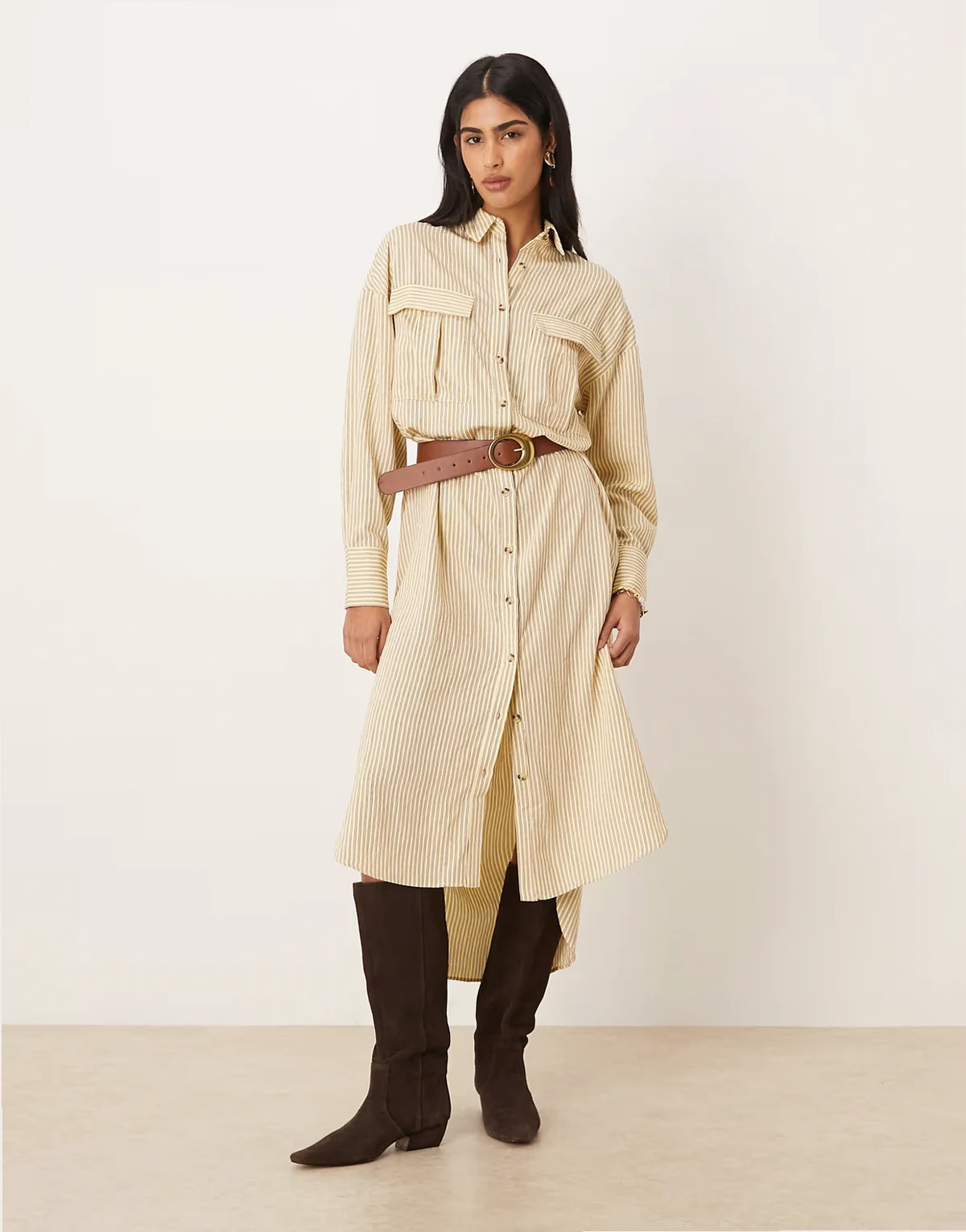 – Maxi-Hemdblusenkleid in Blassgelb mit Taschen, Relaxed-Fit-Passform und Nadelstreifen