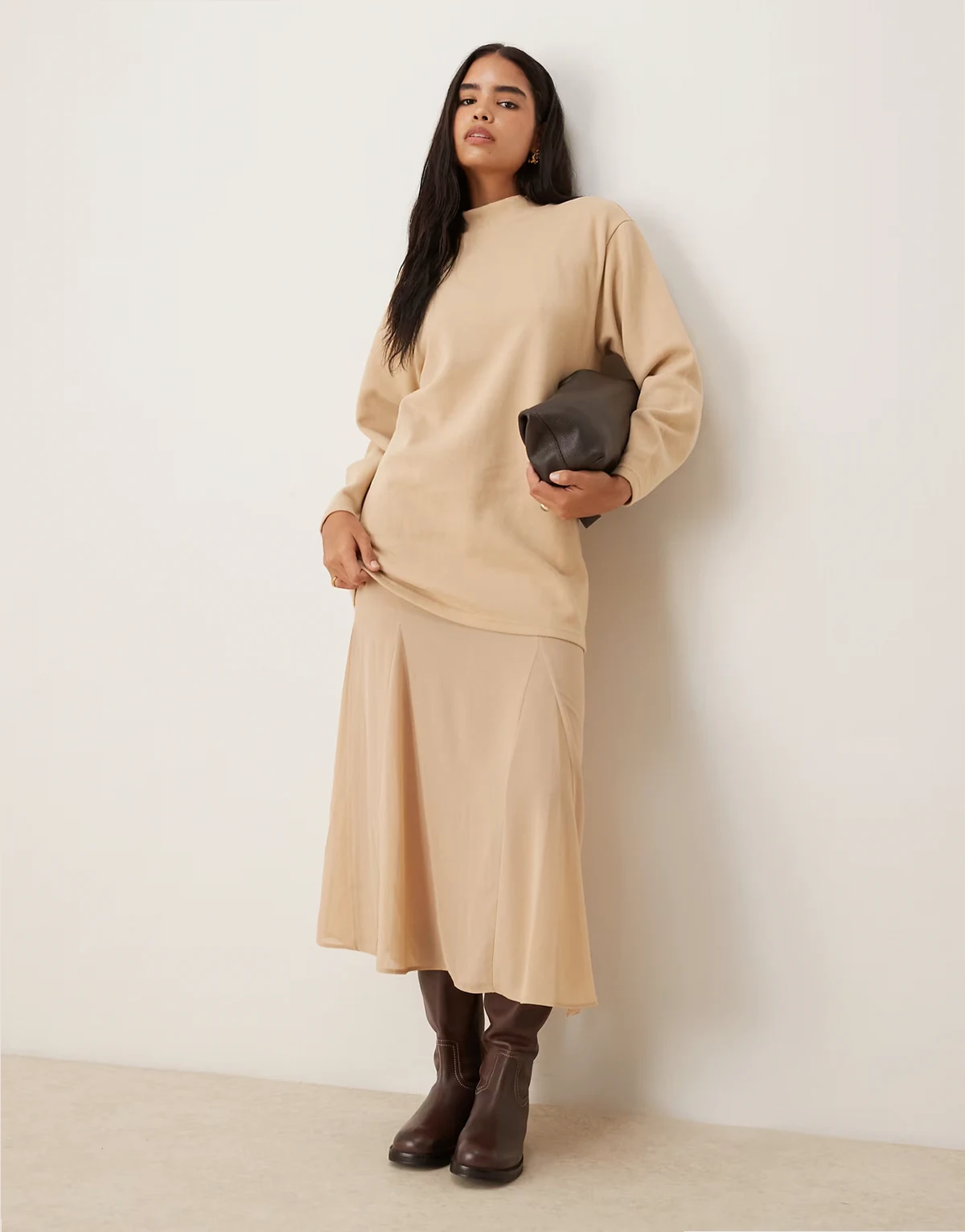 – Superweiches 2-in-1-Maxikleid in Steinbeige mit Godet-Rock aus Chiffon