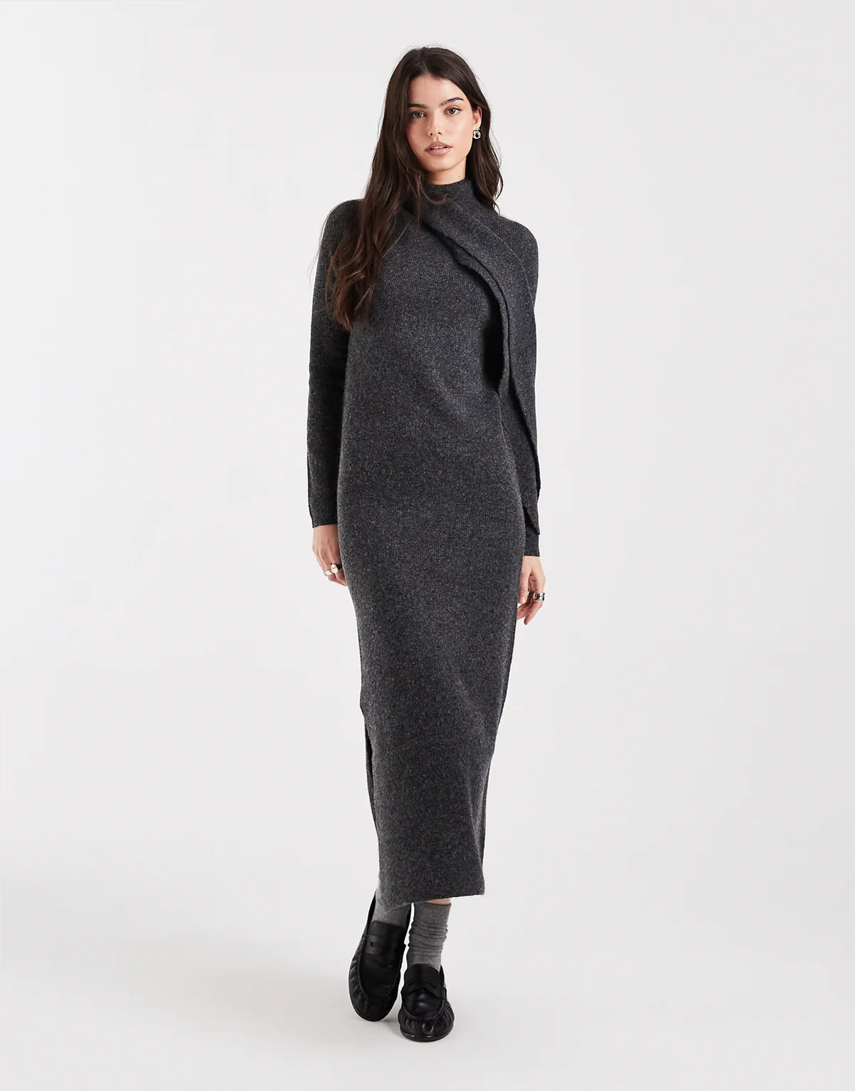 – Maxikleid in Anthrazit mit Schaldetail