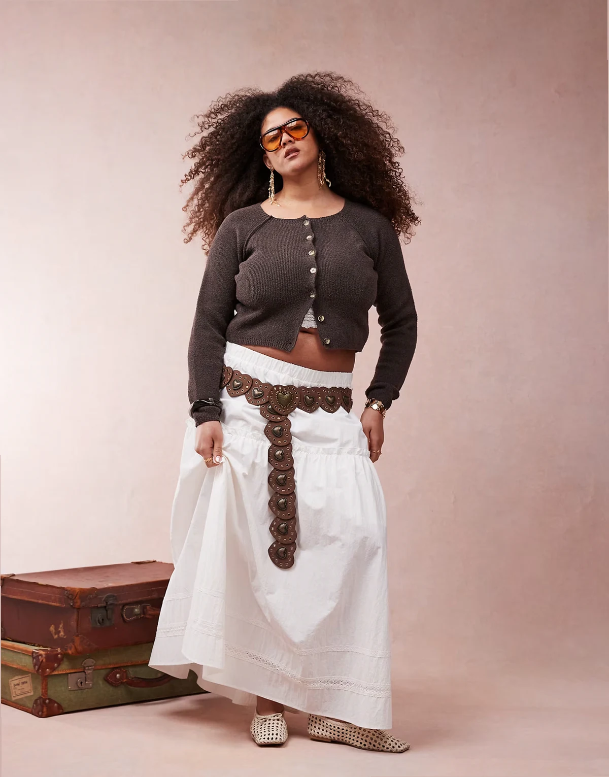 ASOS DESIGN Curve – Biała spódnica maxi w stylu boho z haftowanym wzorem na dole