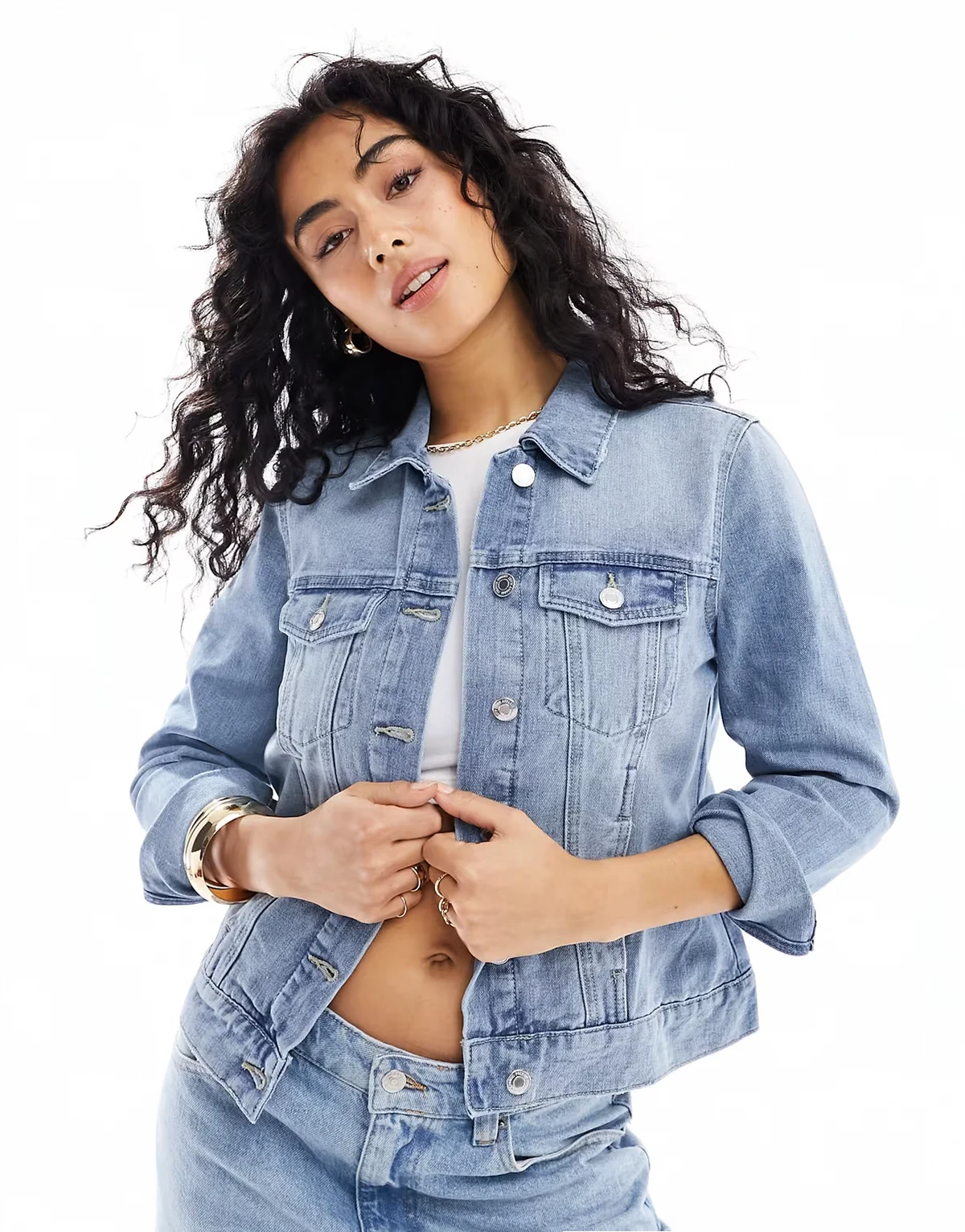 – Jeansjacke in hellblauer Waschung
