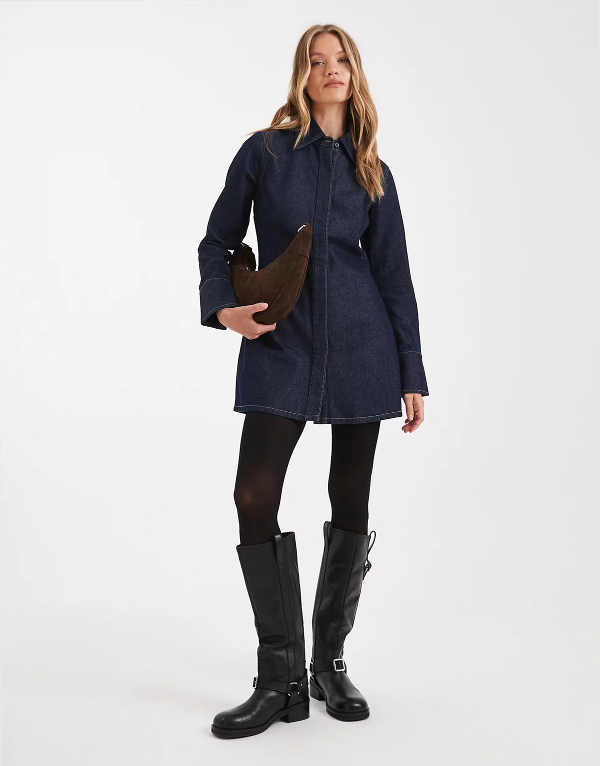 – Hemdkleid aus Denim in Rinse-Waschung mit Laschendetail hinten