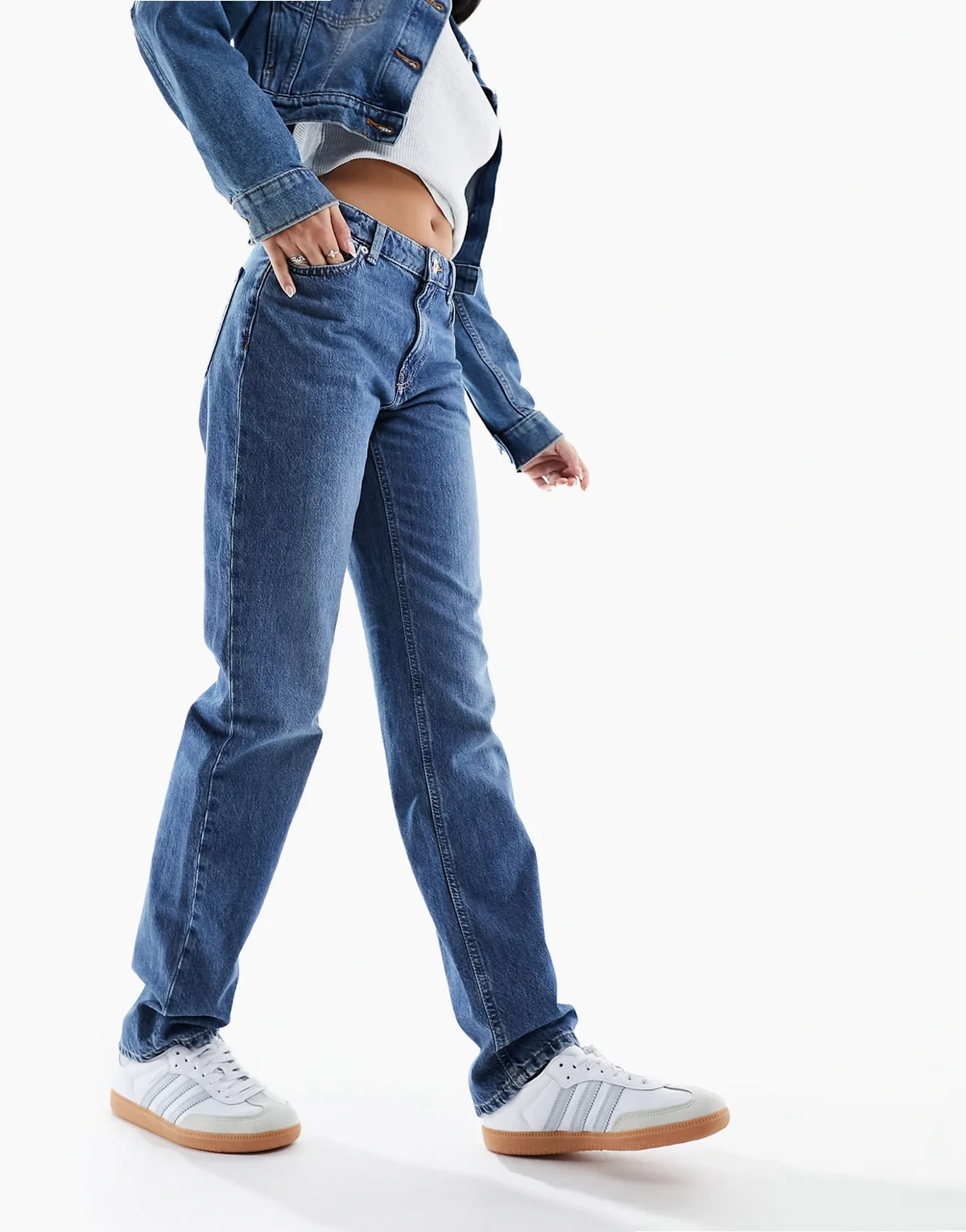 – Jaci – Straight Jeans in mittelblauer Waschung mit mittelhohem Bund