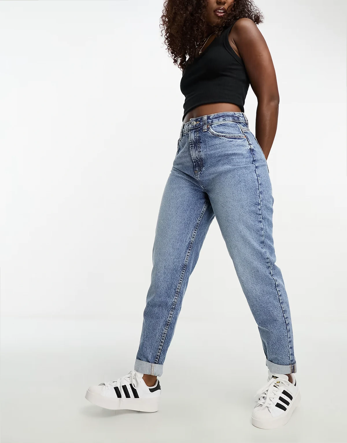 Hourglass – Niebieskie, luźne jeansy mom fit z wysokim stanem