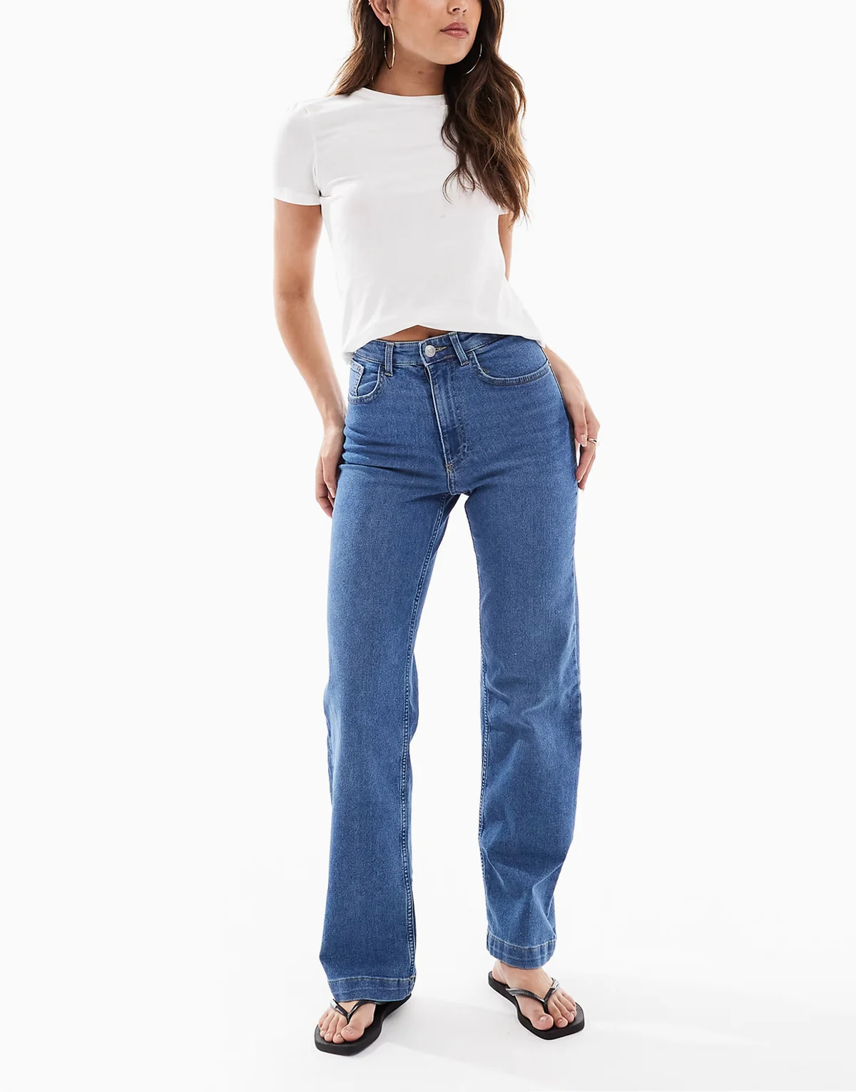 – Mishy – Jeans in mittelblauer Waschung mit hohem Bund und weitem Bein