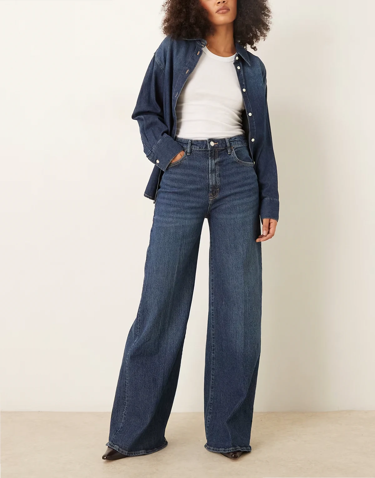 – Elise – Jeans aus Baumwollmix in Dunkelblau mit weitem Bein und Bundfalten
