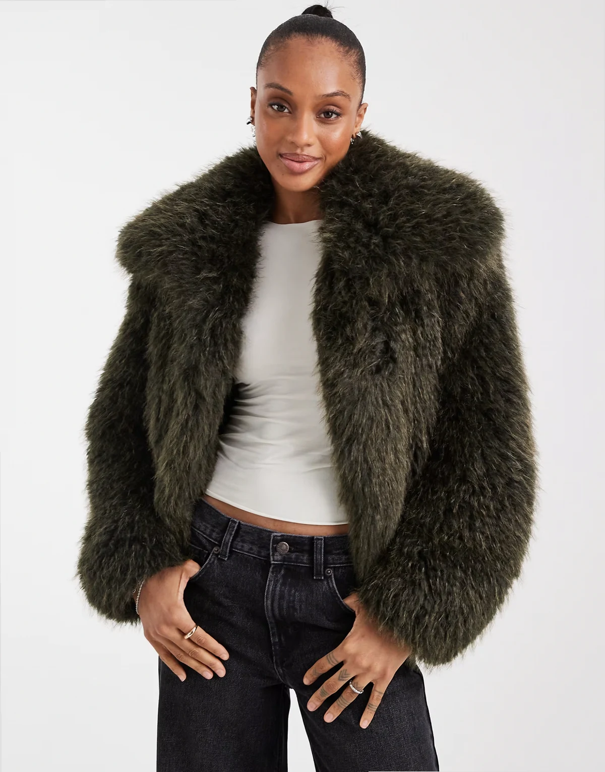 ASOS DESIGN Tall – Krótka kurtka ze sztucznego futra w kolorze khaki