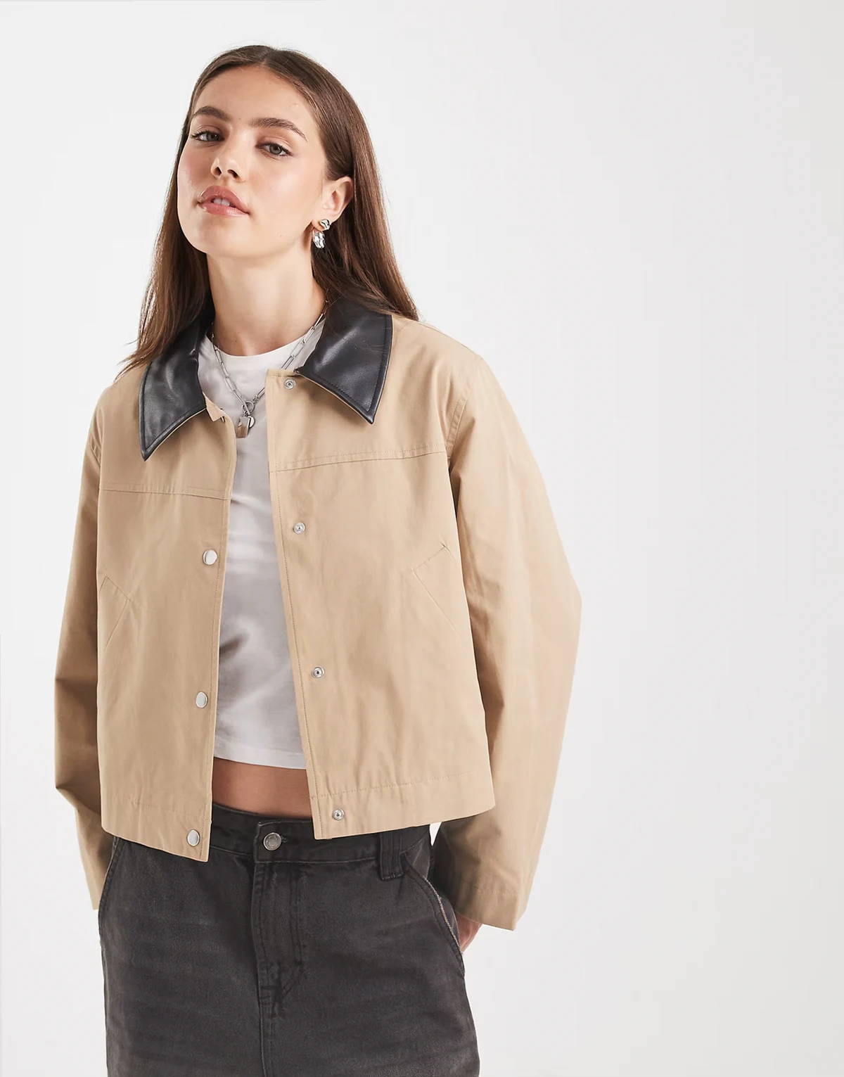 – Cropped Farmerjacke in Beige mit Kunstleder-Kragen