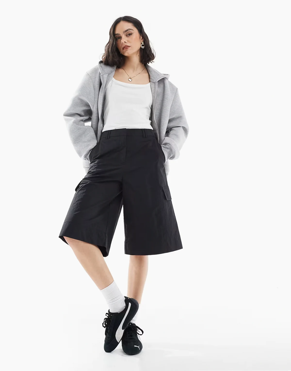 longline shorts in black