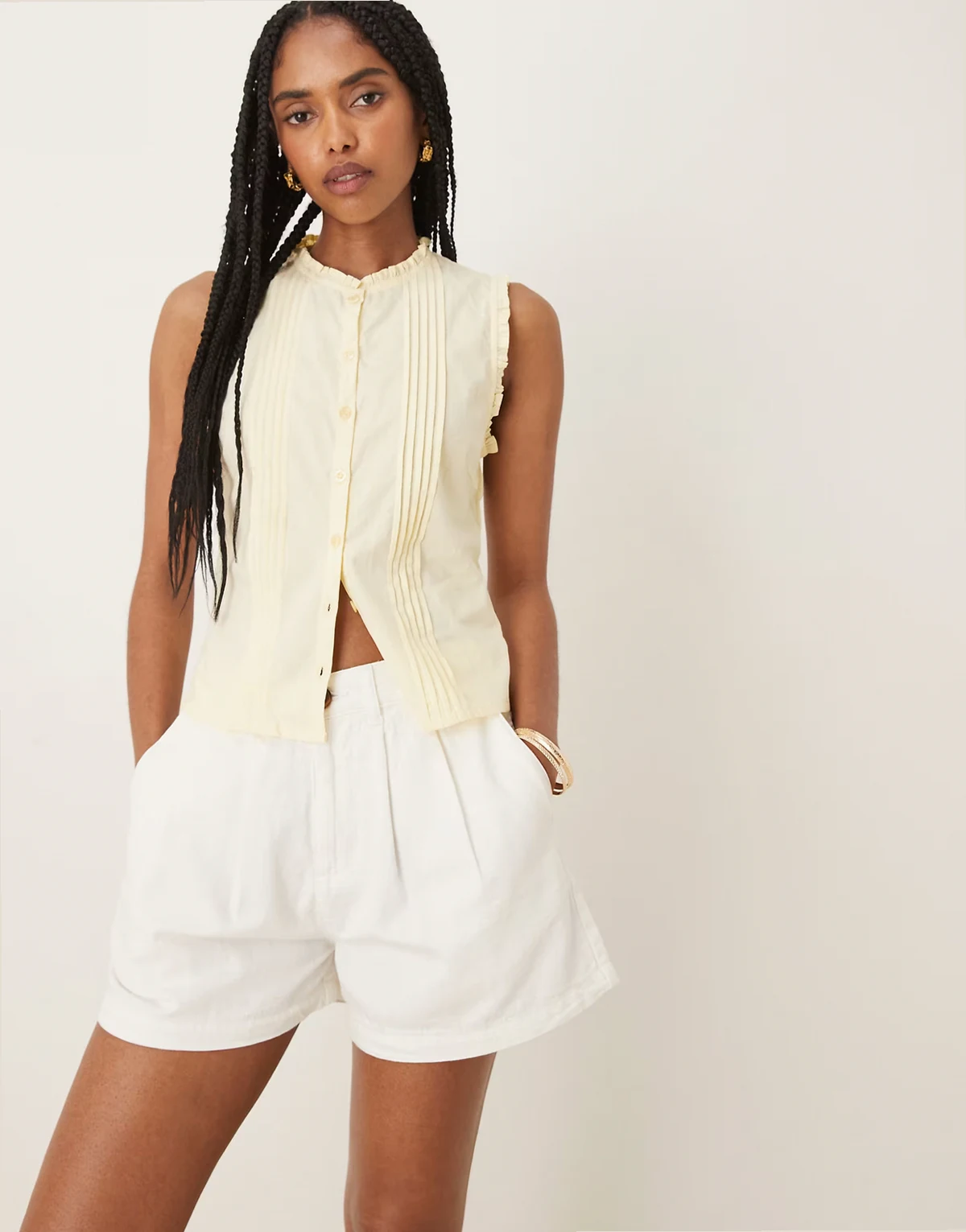 Ava tailored shorts in white