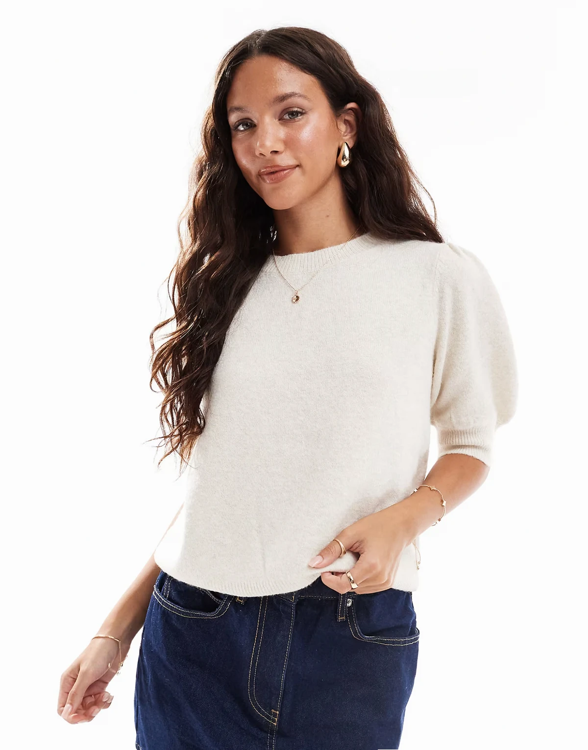 – Kurzärmliges Strickoberteil in Creme meliert