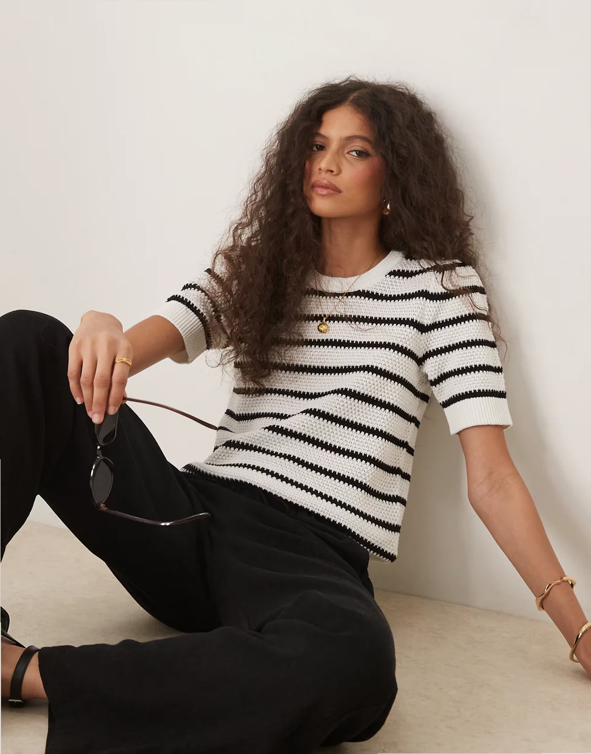 short sleeve knit t-shirt in black and white stripe