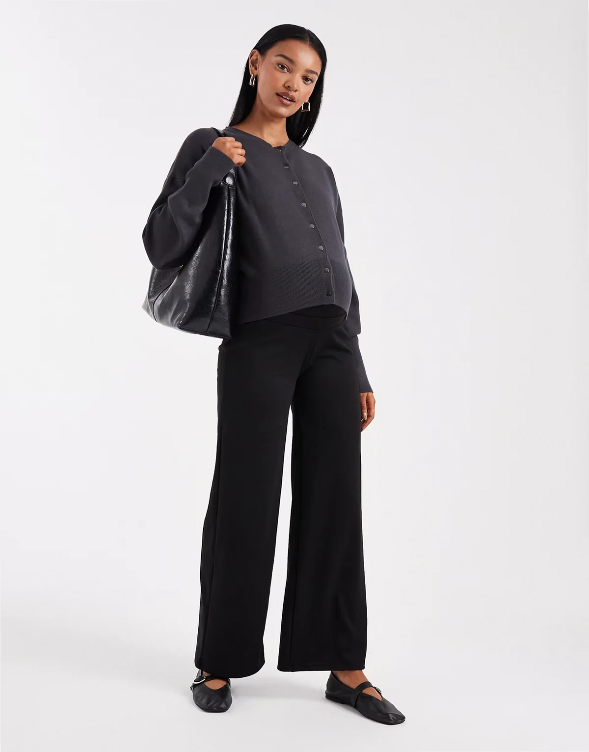 – Hose aus Jersey in Schwarz mit weitem Bein, Umstandsmode