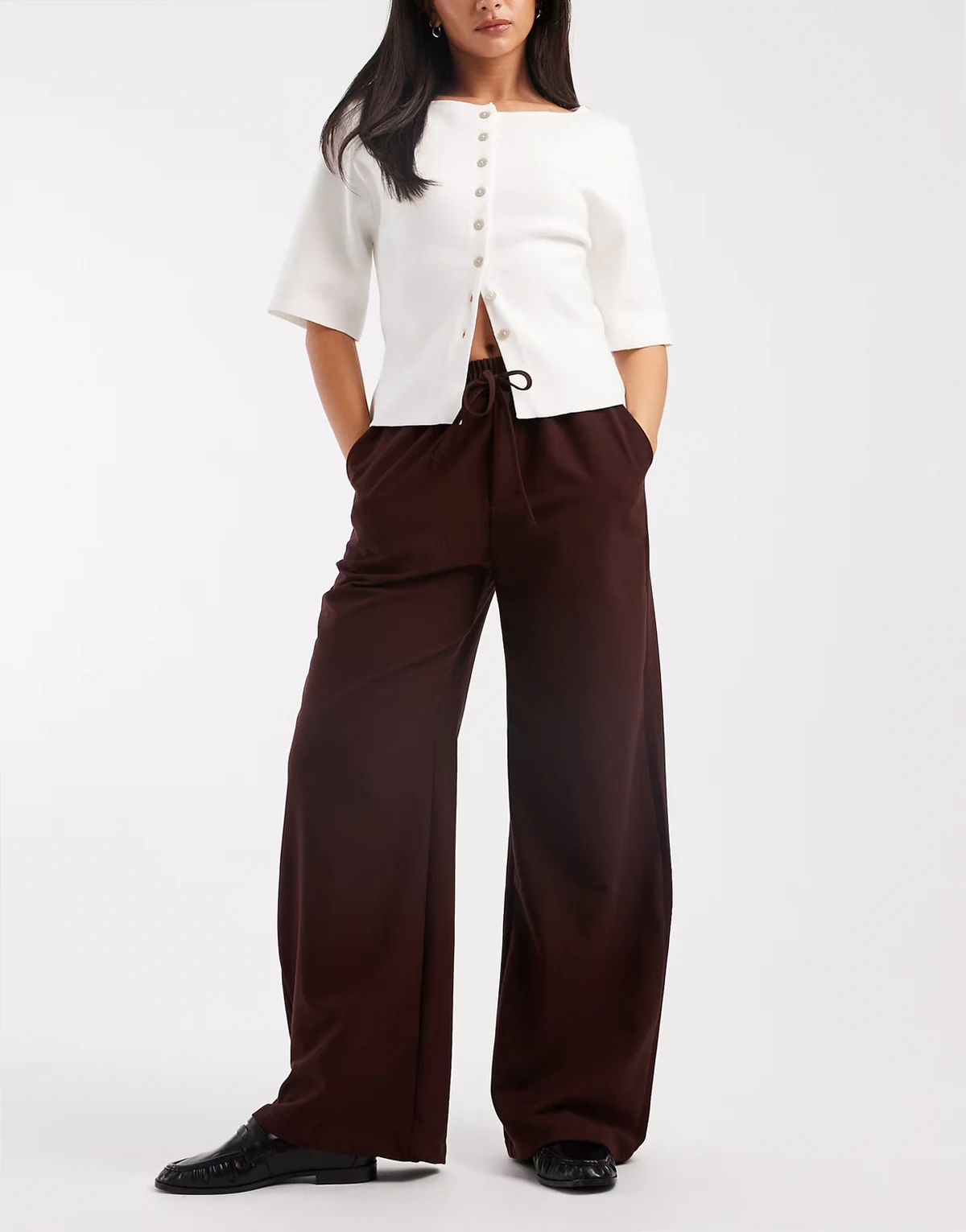 – Elegante Hose in Schokobraun mit weitem Bein