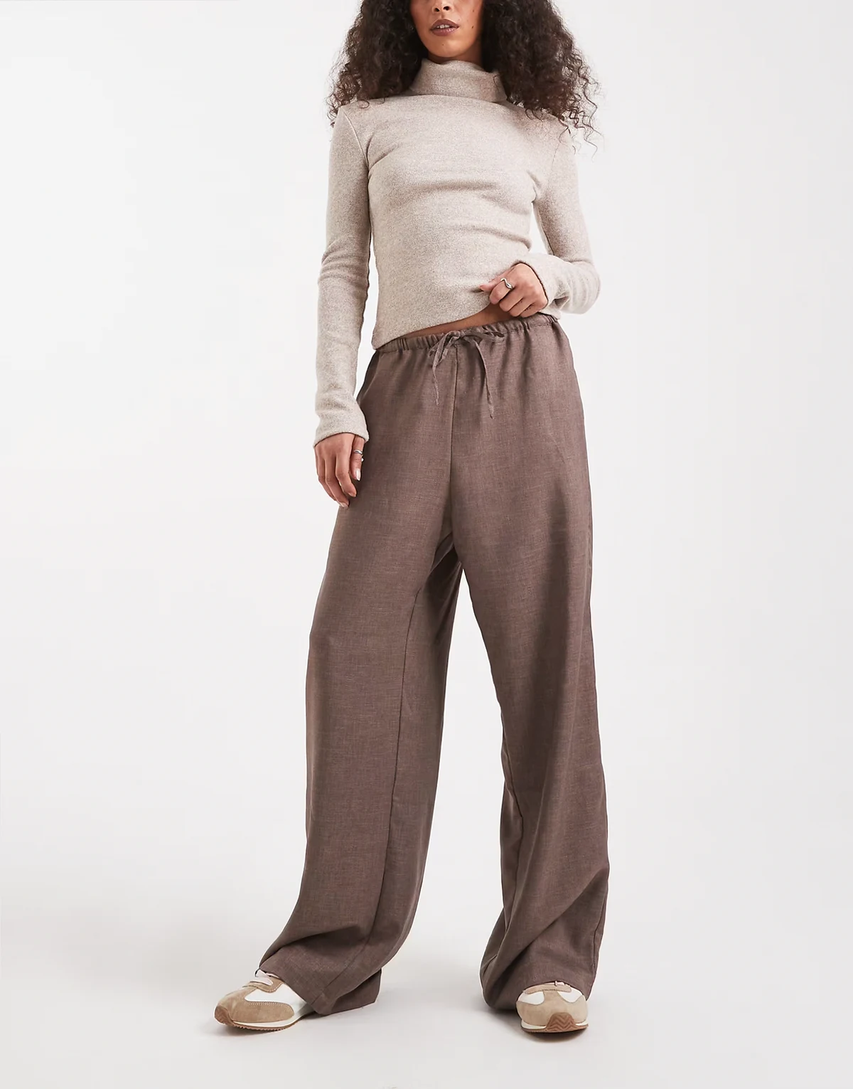 – Hose in Braun mit weitem Bein und Kordelzug