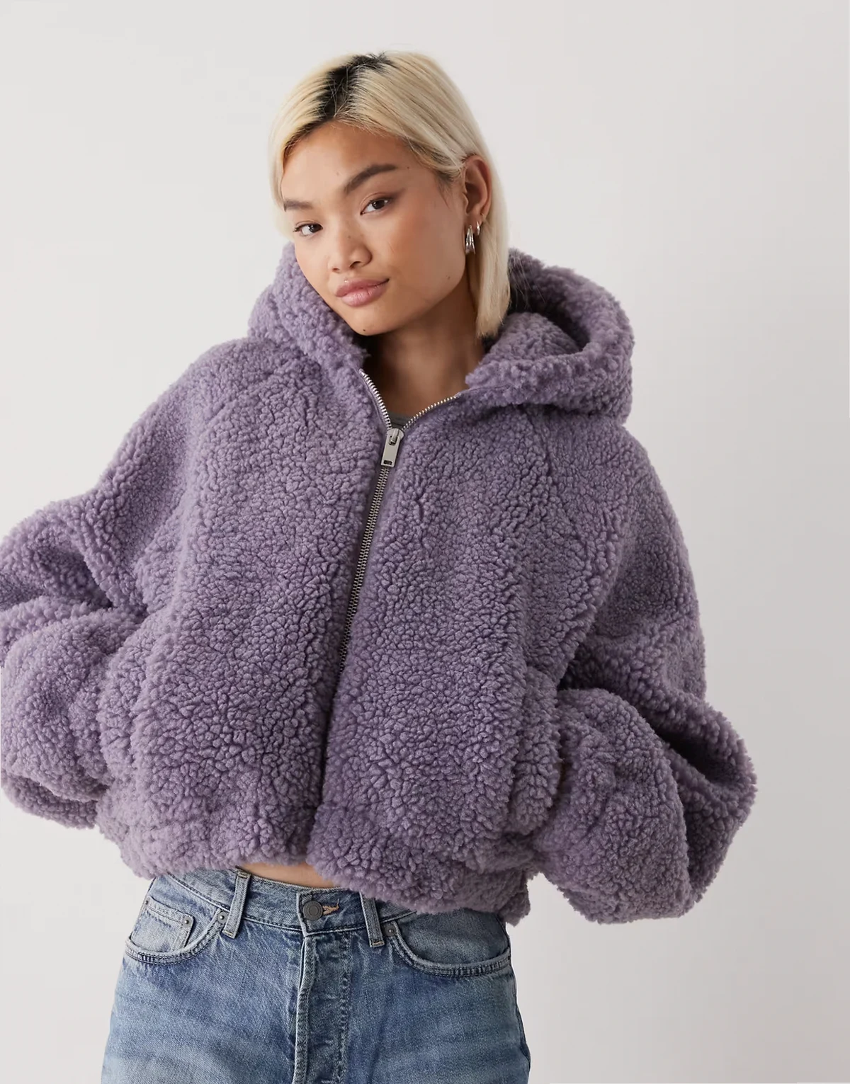 – Kapuzenjacke aus Teddyfell in Fliedergrau