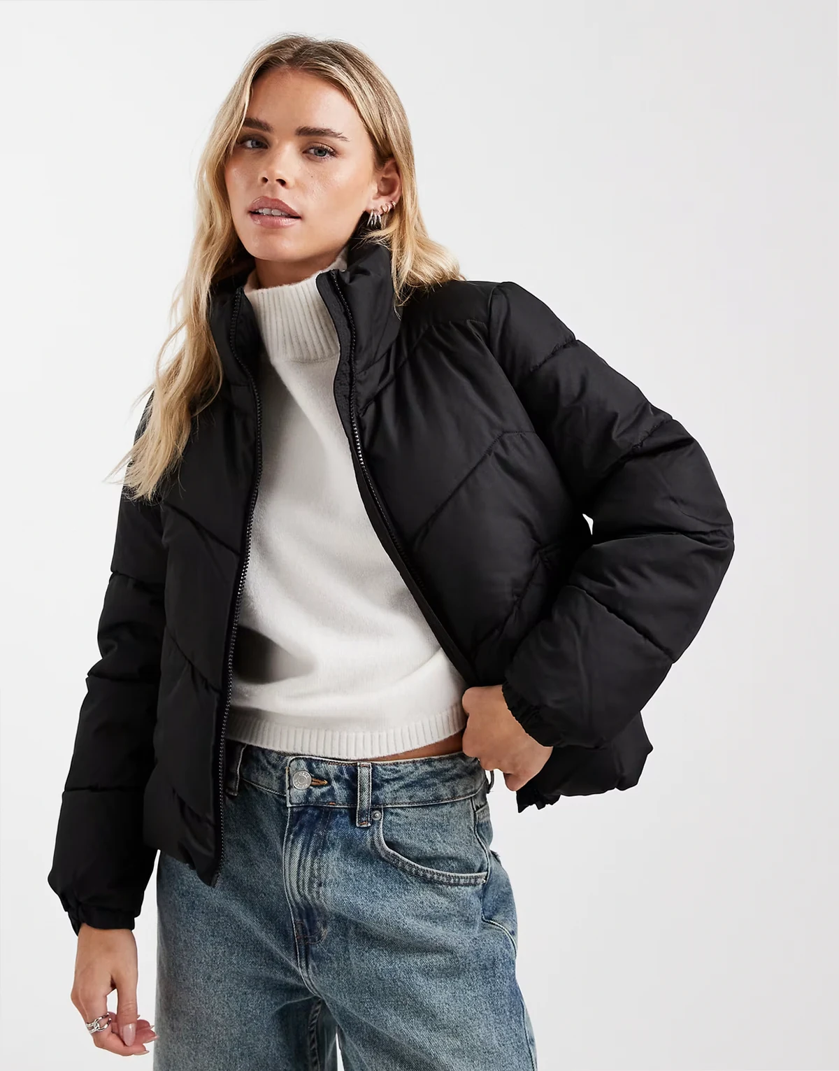 puffer jacket in black