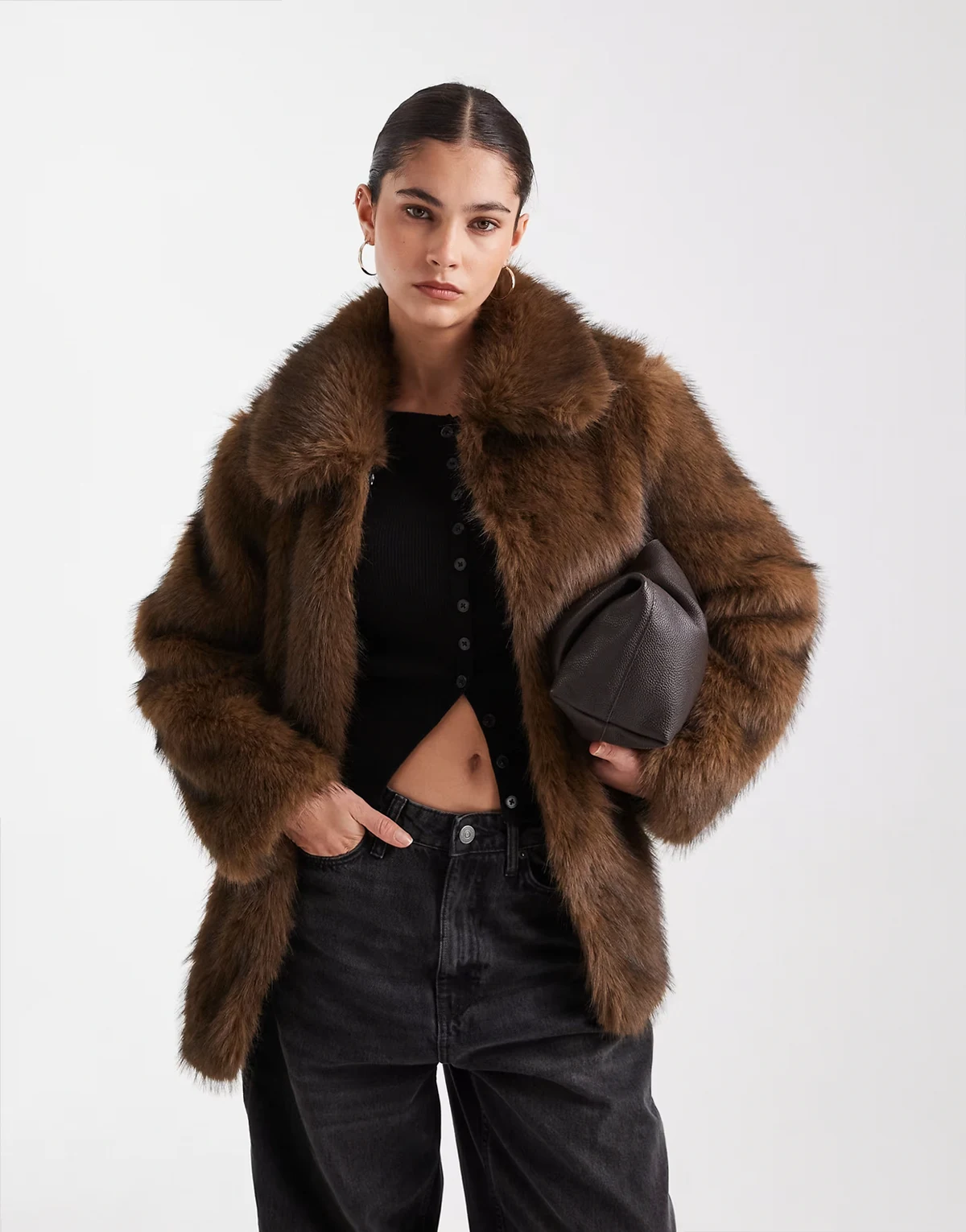 – Superweiche Jacke aus flauschigem Kunstpelz in Braun
