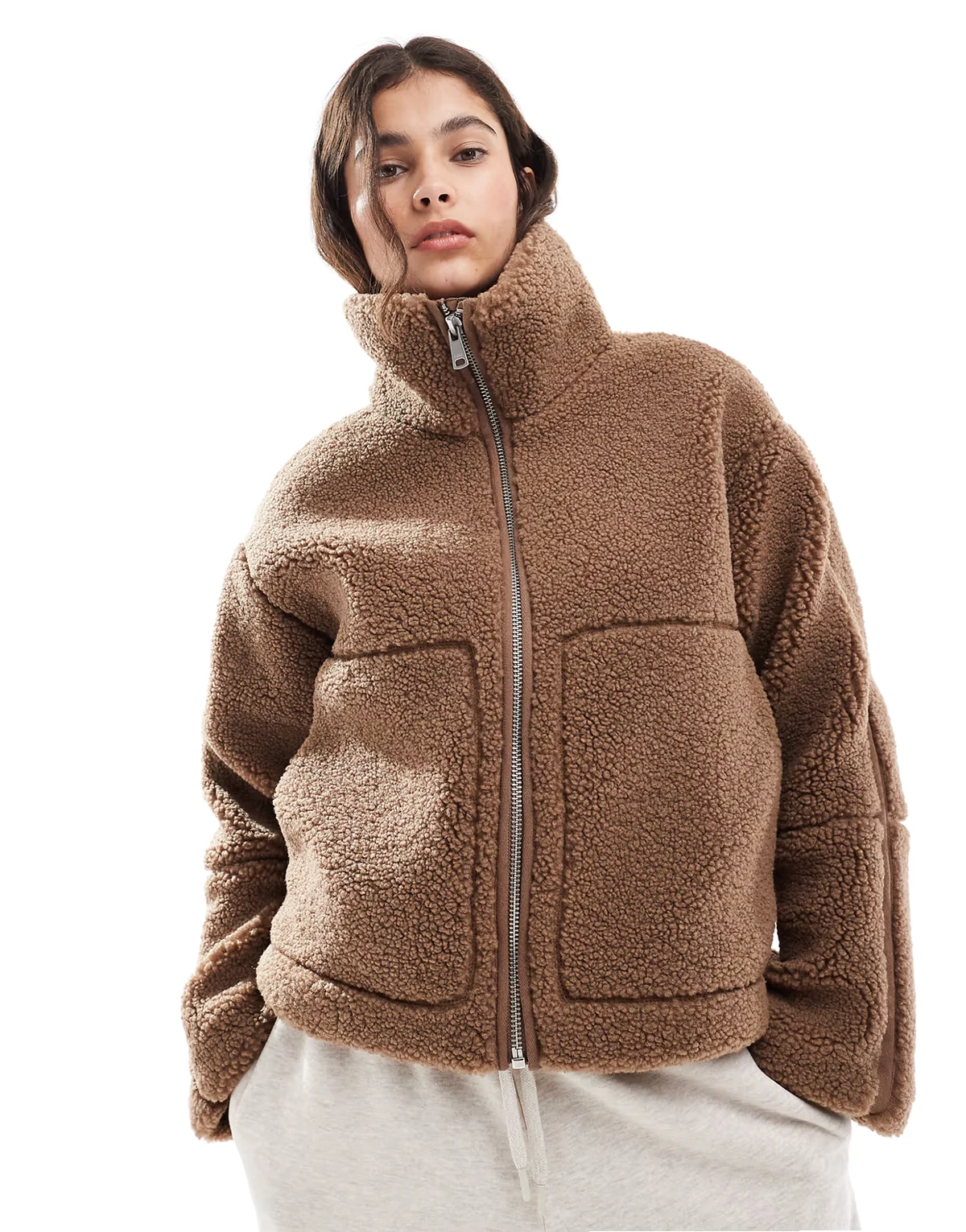 – Locker geschnittene Jacke aus Teddyfell in Hellbraun