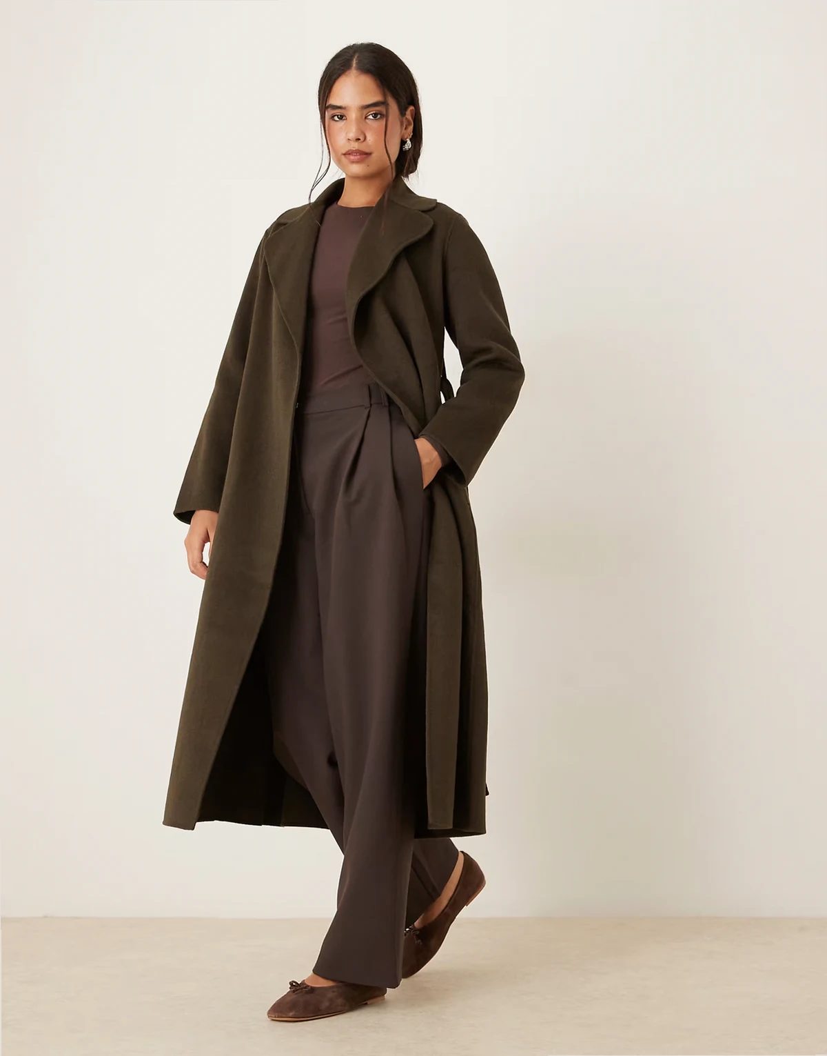 – Eleganter Mantel in Khaki mit Bindegürtel