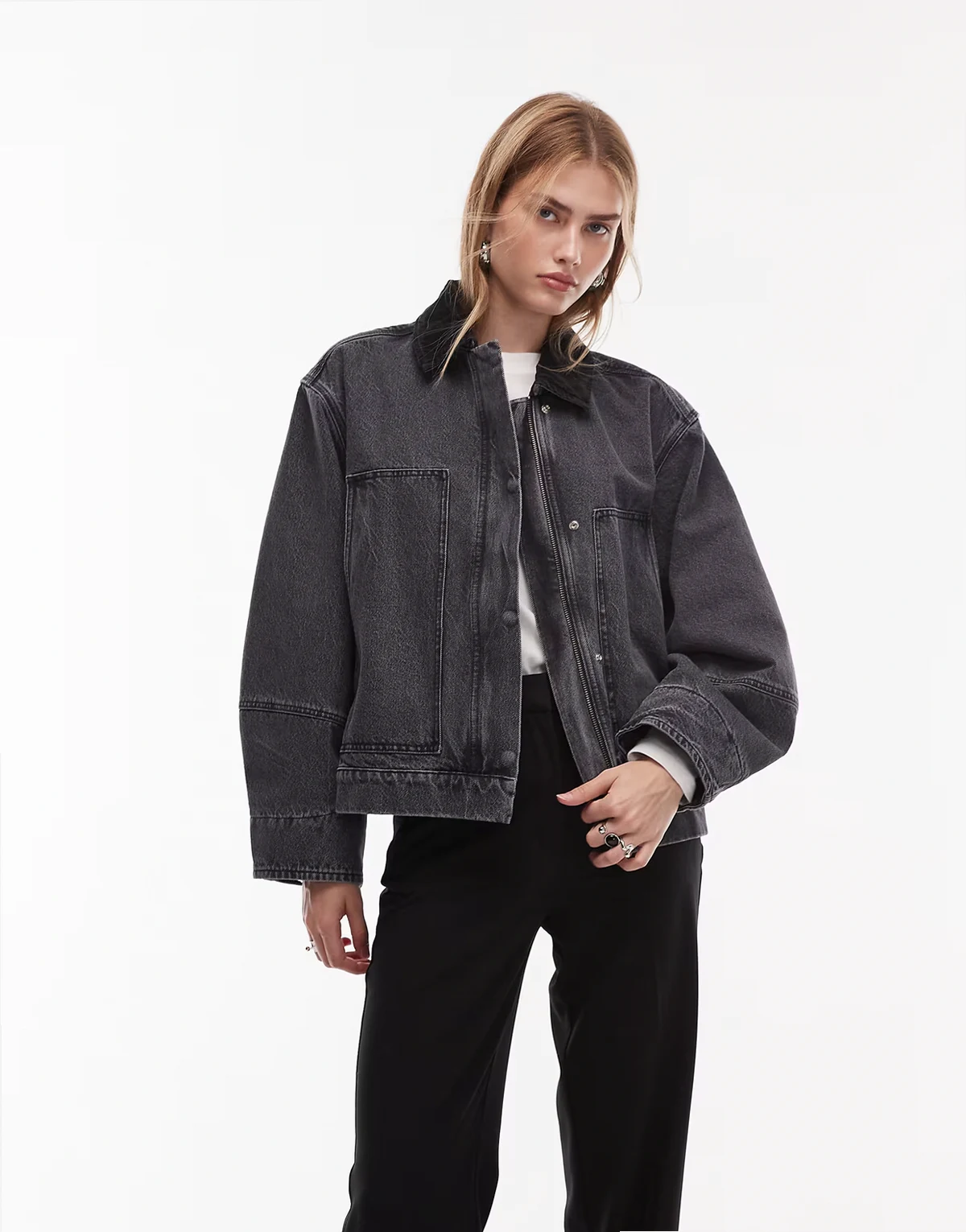 – Farmerjacke aus Canvas in verwaschenem Schwarz mit kontrastierendem Cord-Kragen