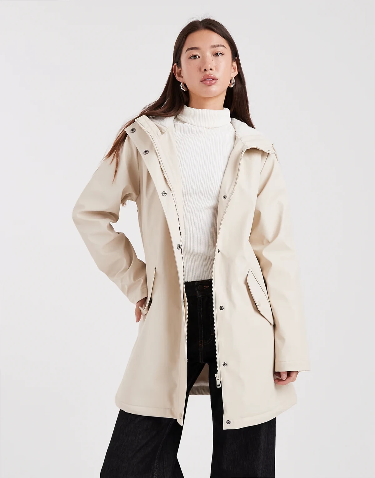 – Gefütterte Regenjacke in Creme